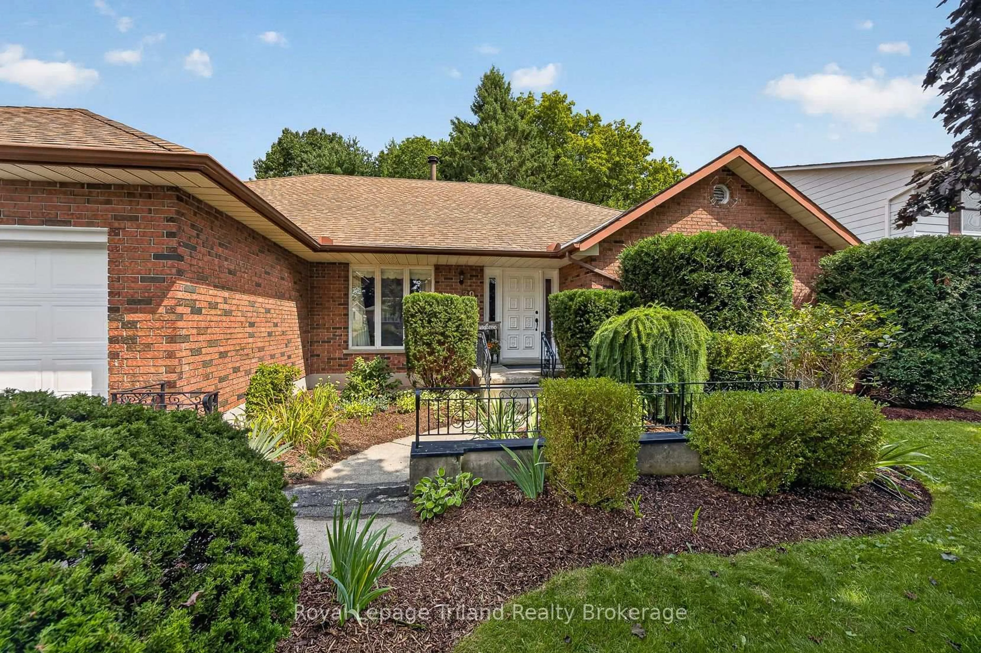 Home with brick exterior material, street for 39 Clear Valley Dr, Tillsonburg Ontario N4G 4Y7