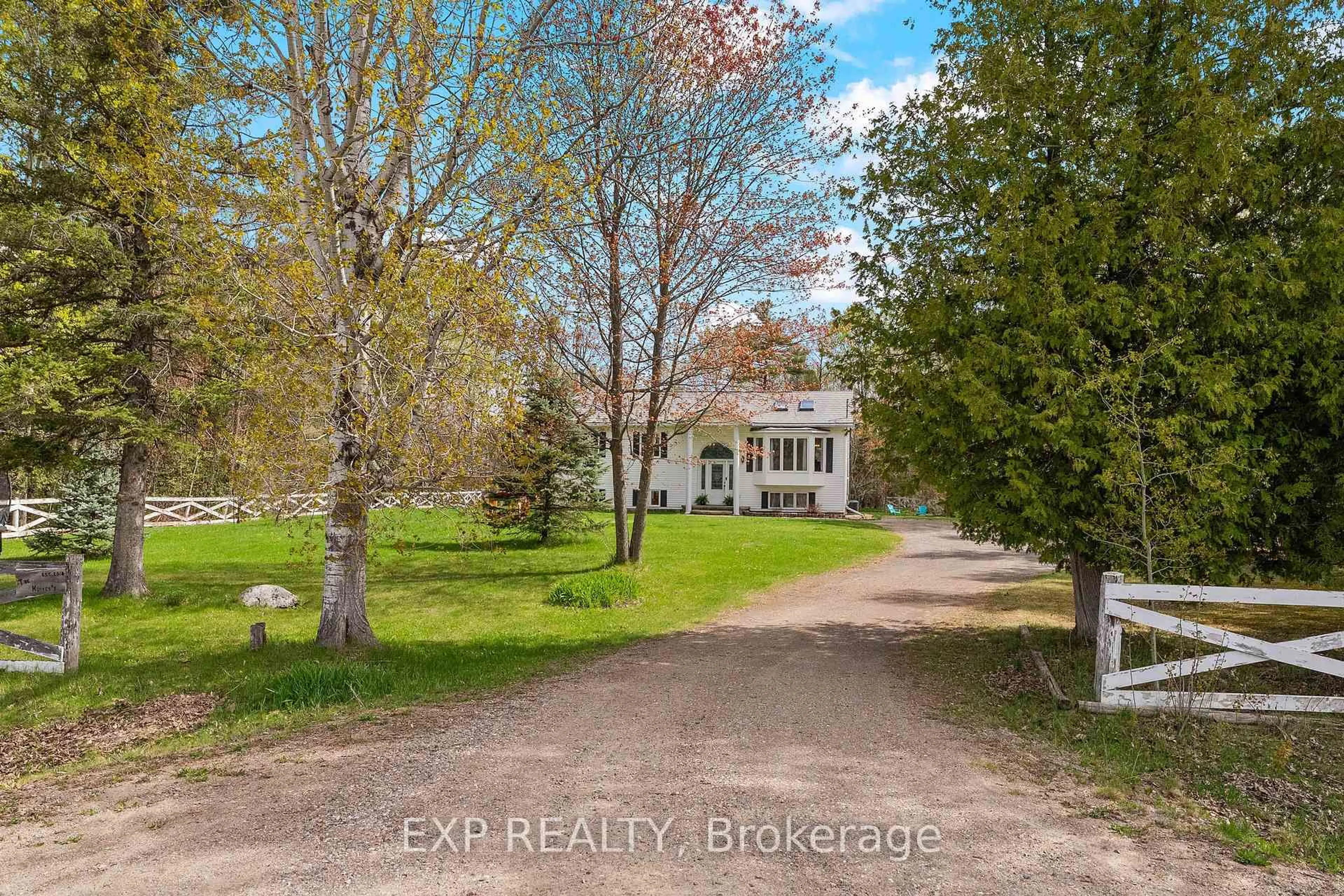 A pic from outside/outdoor area/front of a property/back of a property/a pic from drone, street for 1348 Scheel Dr, Braeside Ontario K0A 1G0