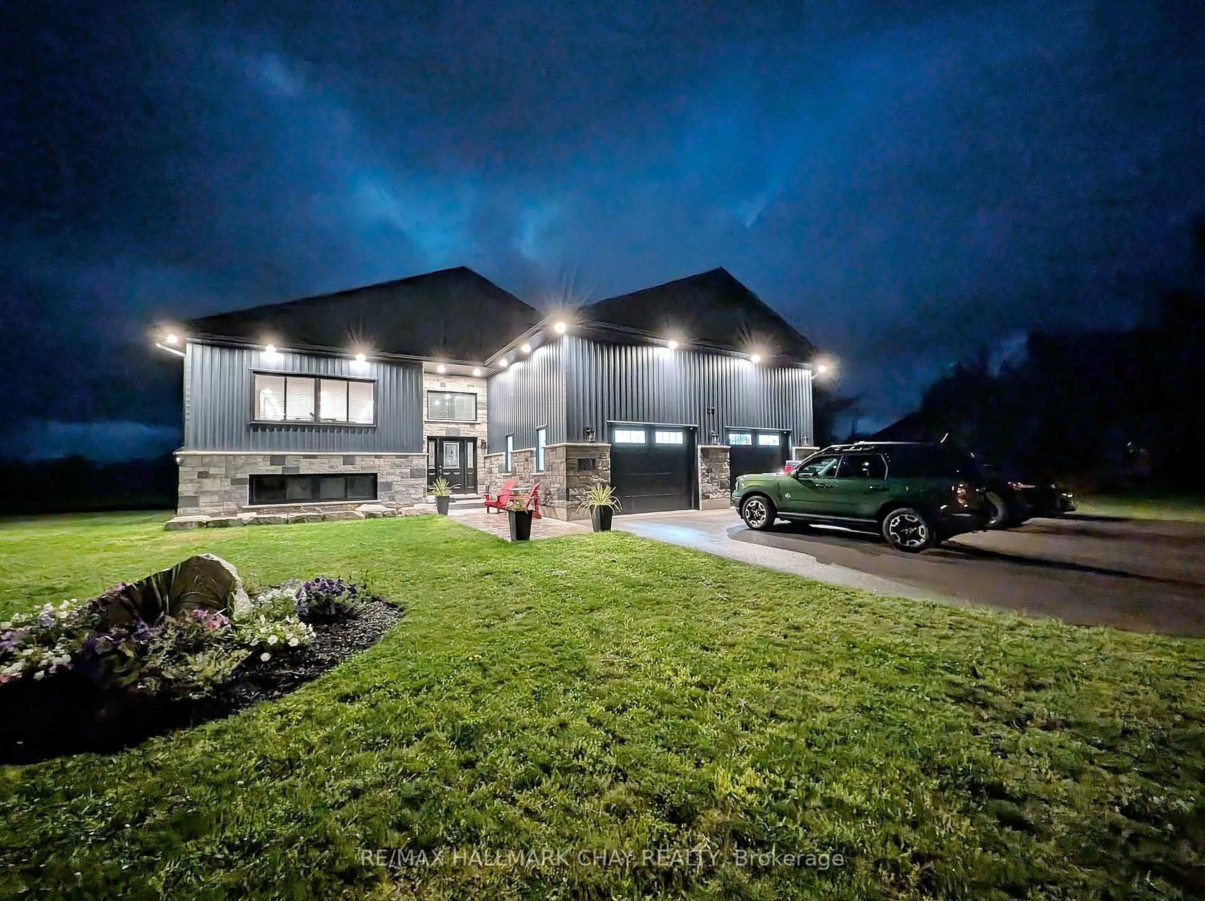A pic from outside/outdoor area/front of a property/back of a property/a pic from drone, building for 37 HILLSIDE Dr, Georgian Bay Ontario L0K 1S0