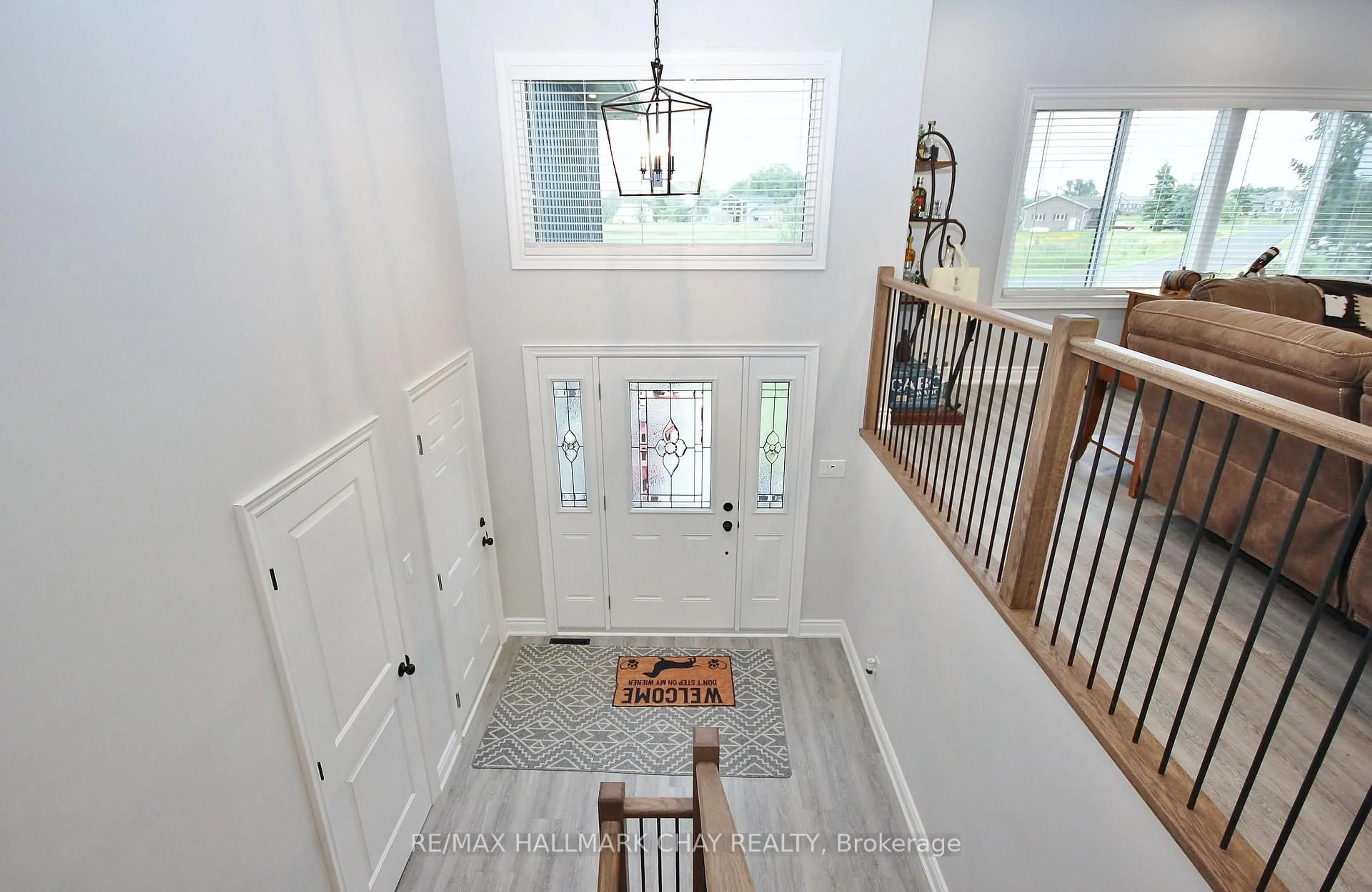 Indoor entryway for 37 HILLSIDE Dr, Georgian Bay Ontario L0K 1S0
