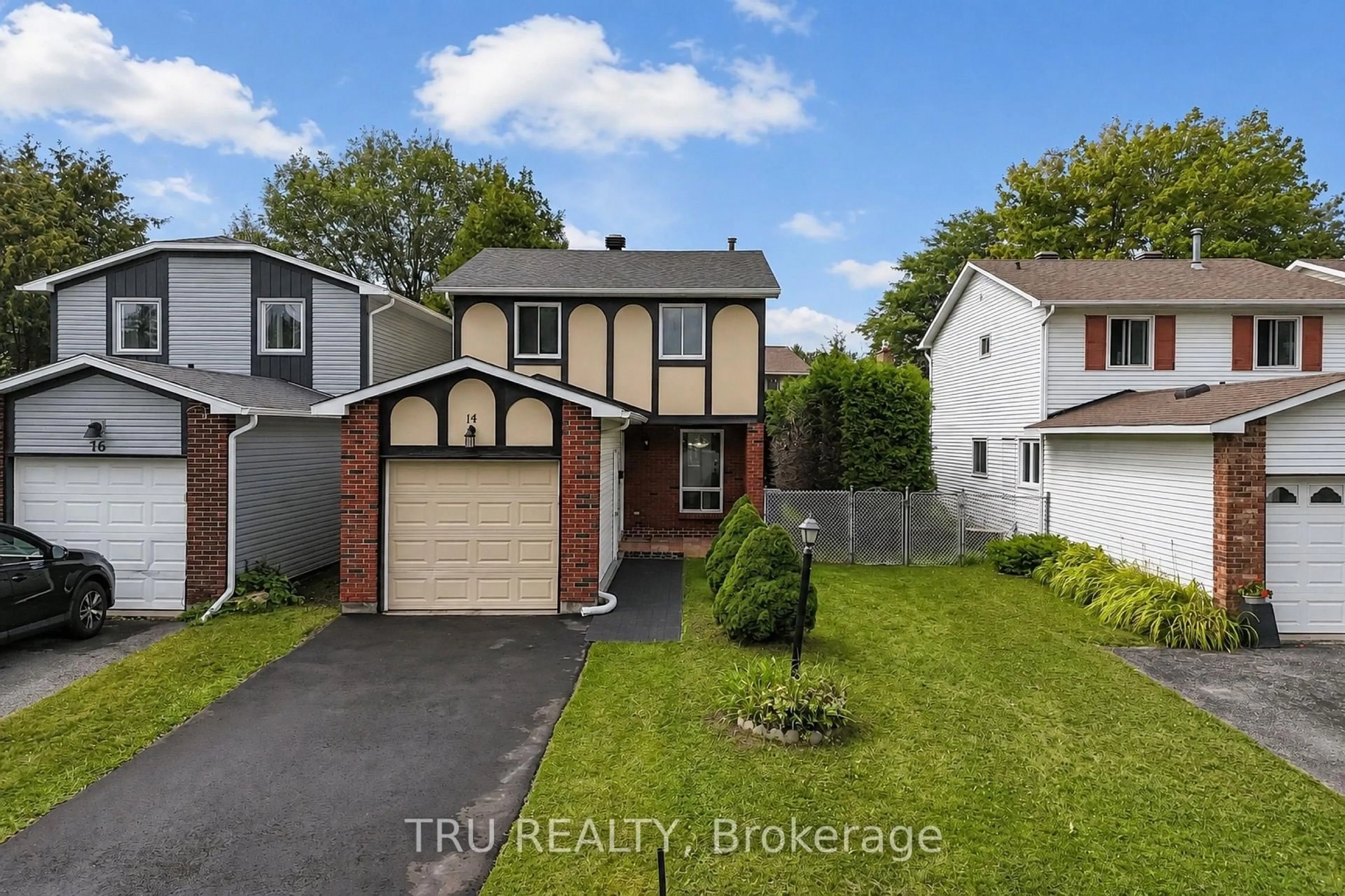 A pic from outside/outdoor area/front of a property/back of a property/a pic from drone, street for 14 Wolfgang Dr, Nepean Ontario K2J 1T1
