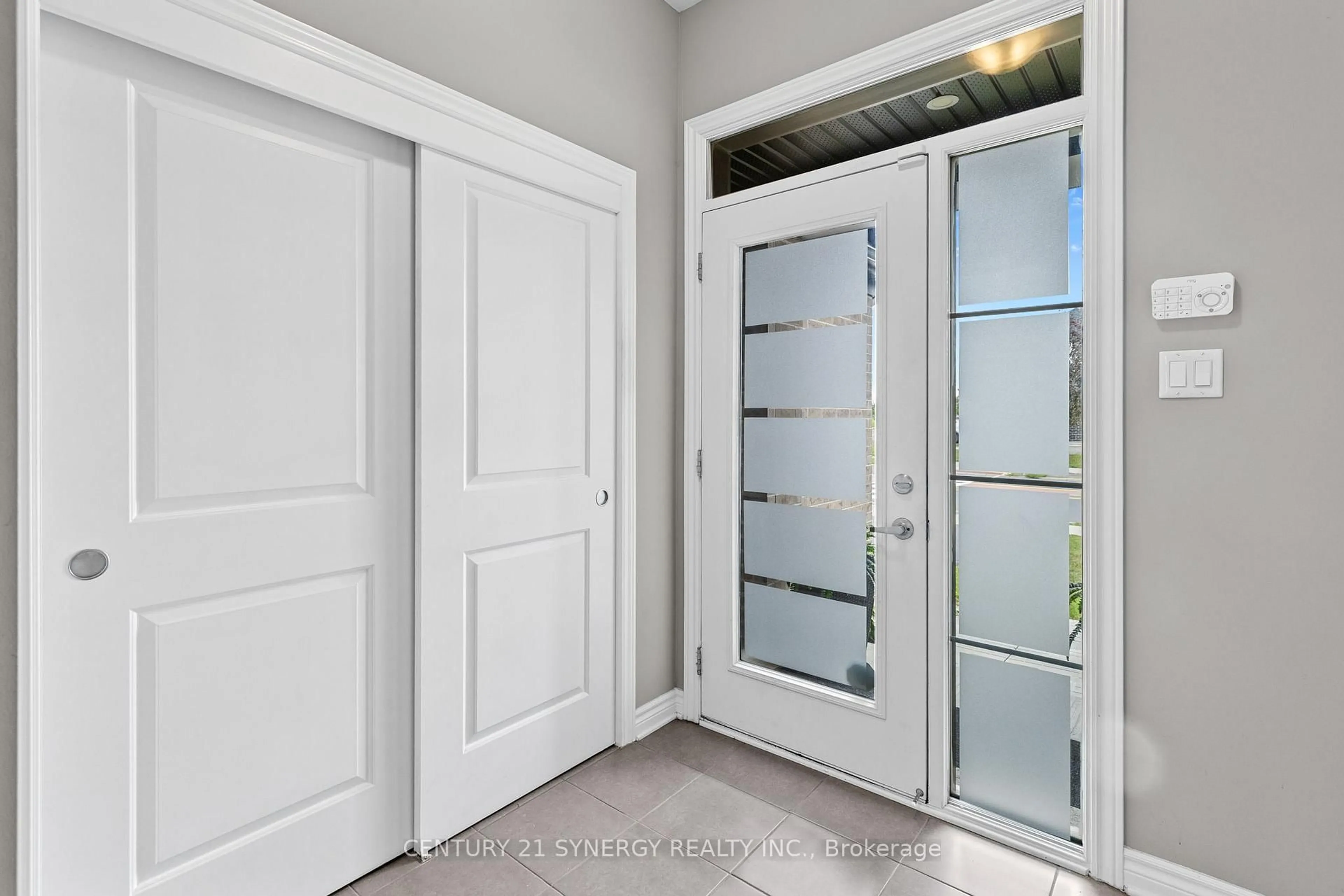 Indoor entryway for 663 Jerome Jodoin Dr, Ottawa Ontario K4A 1G9