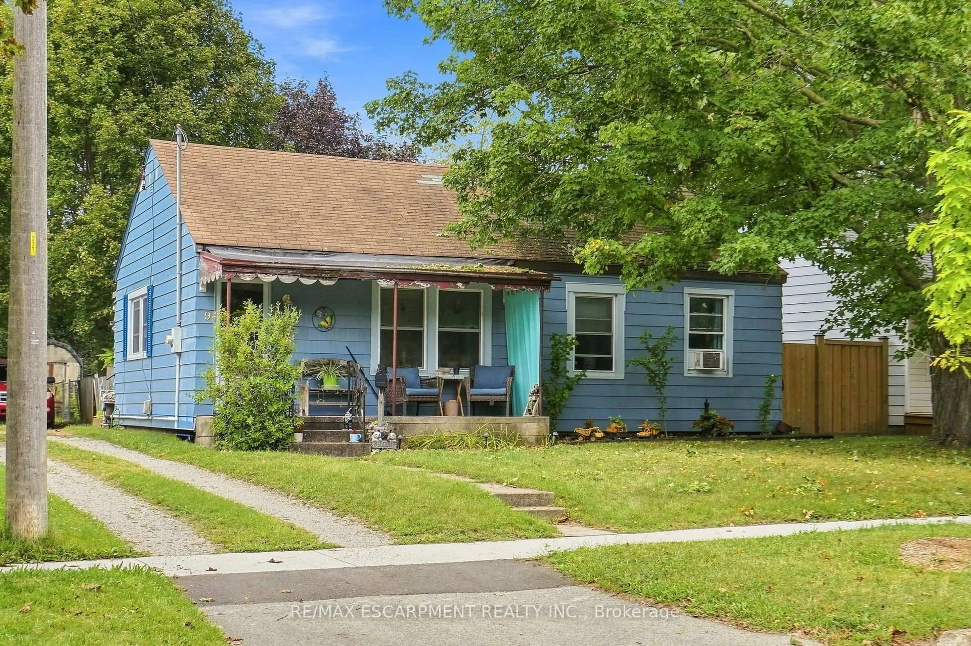 Unknown for 9 Lancaster Ave, Brantford Ontario N3T 5E5