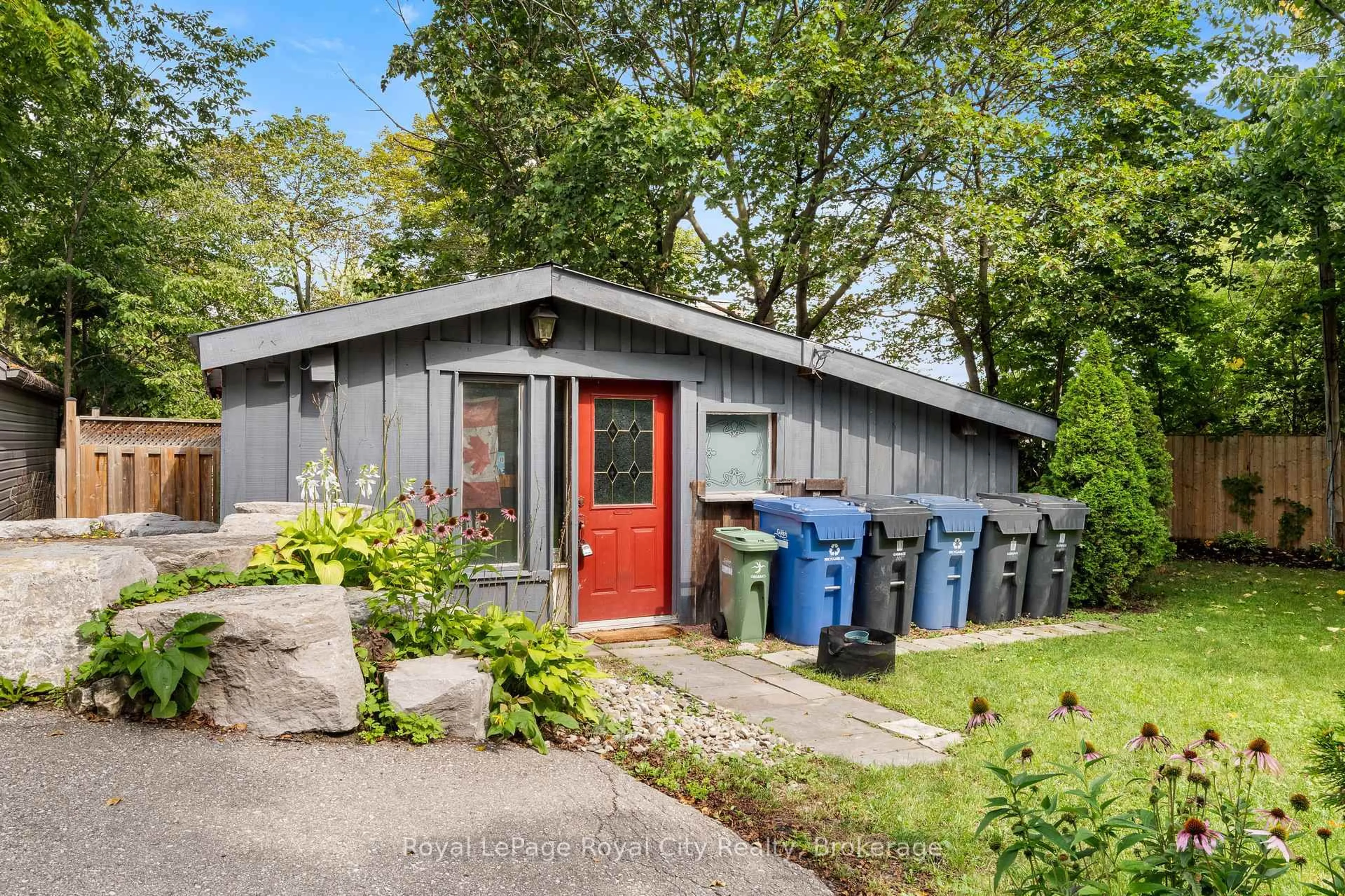 Shed for 12 Foster Ave, Guelph Ontario N1H 3B3