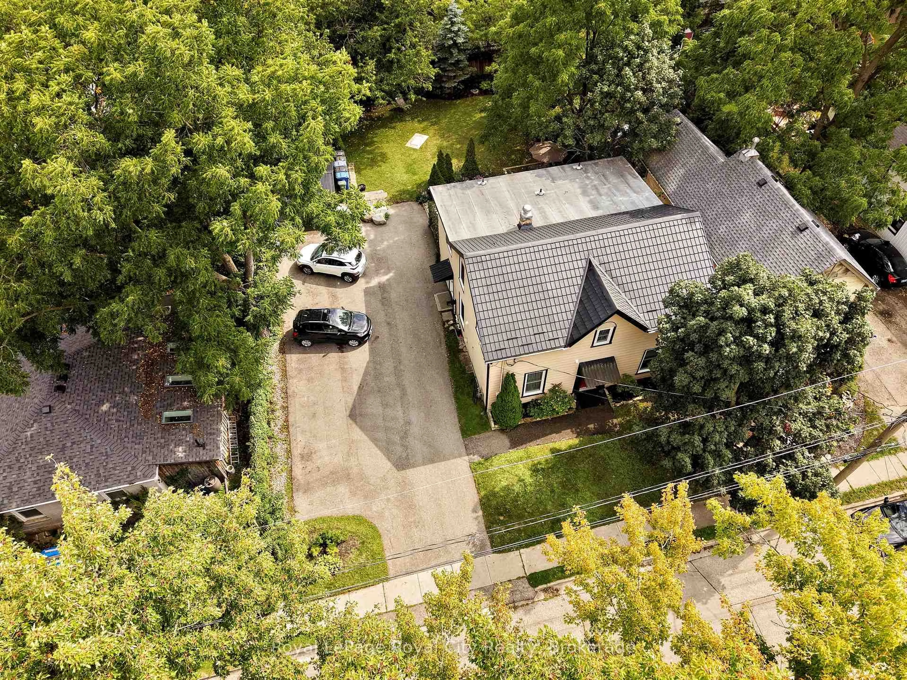A pic from outside/outdoor area/front of a property/back of a property/a pic from drone, street for 12 Foster Ave, Guelph Ontario N1H 3B3