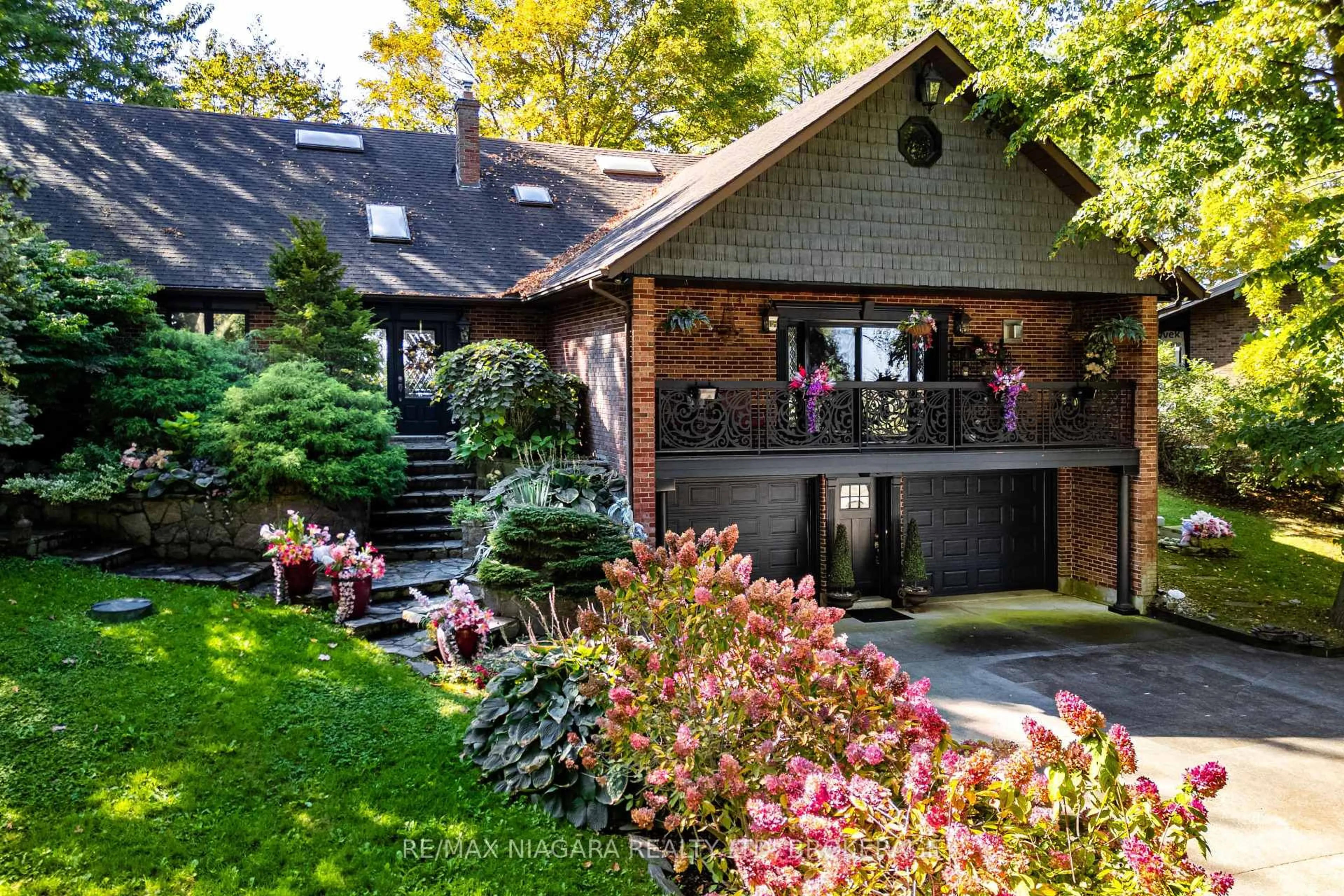Home with brick exterior material, street for 735 Lakeshore Rd, Port Colborne Ontario L3K 5V3
