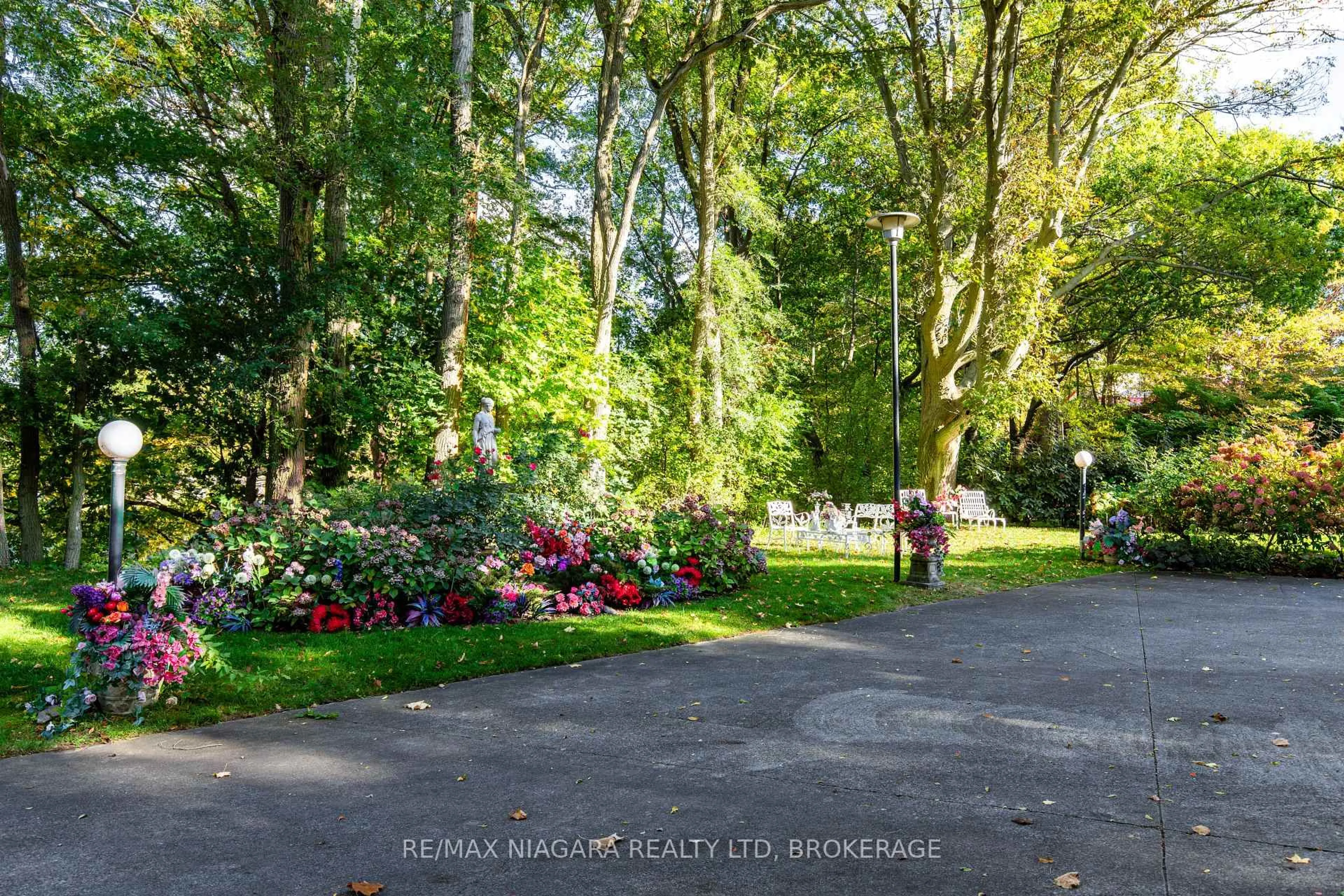 Patio, forest/trees view for 735 Lakeshore Rd, Port Colborne Ontario L3K 5V3