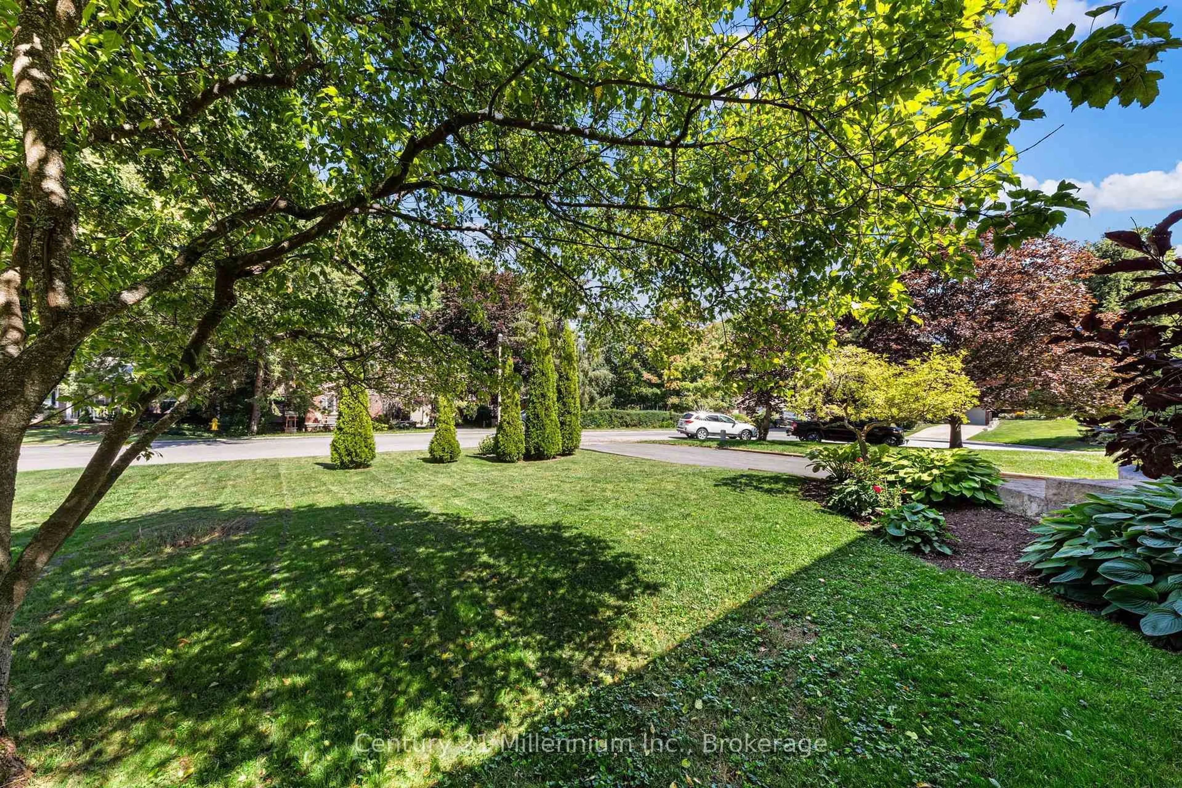 A pic from outside/outdoor area/front of a property/back of a property/a pic from drone, forest/trees view for 128 PARKLANE Cres, Meaford Ontario N4L 1A6