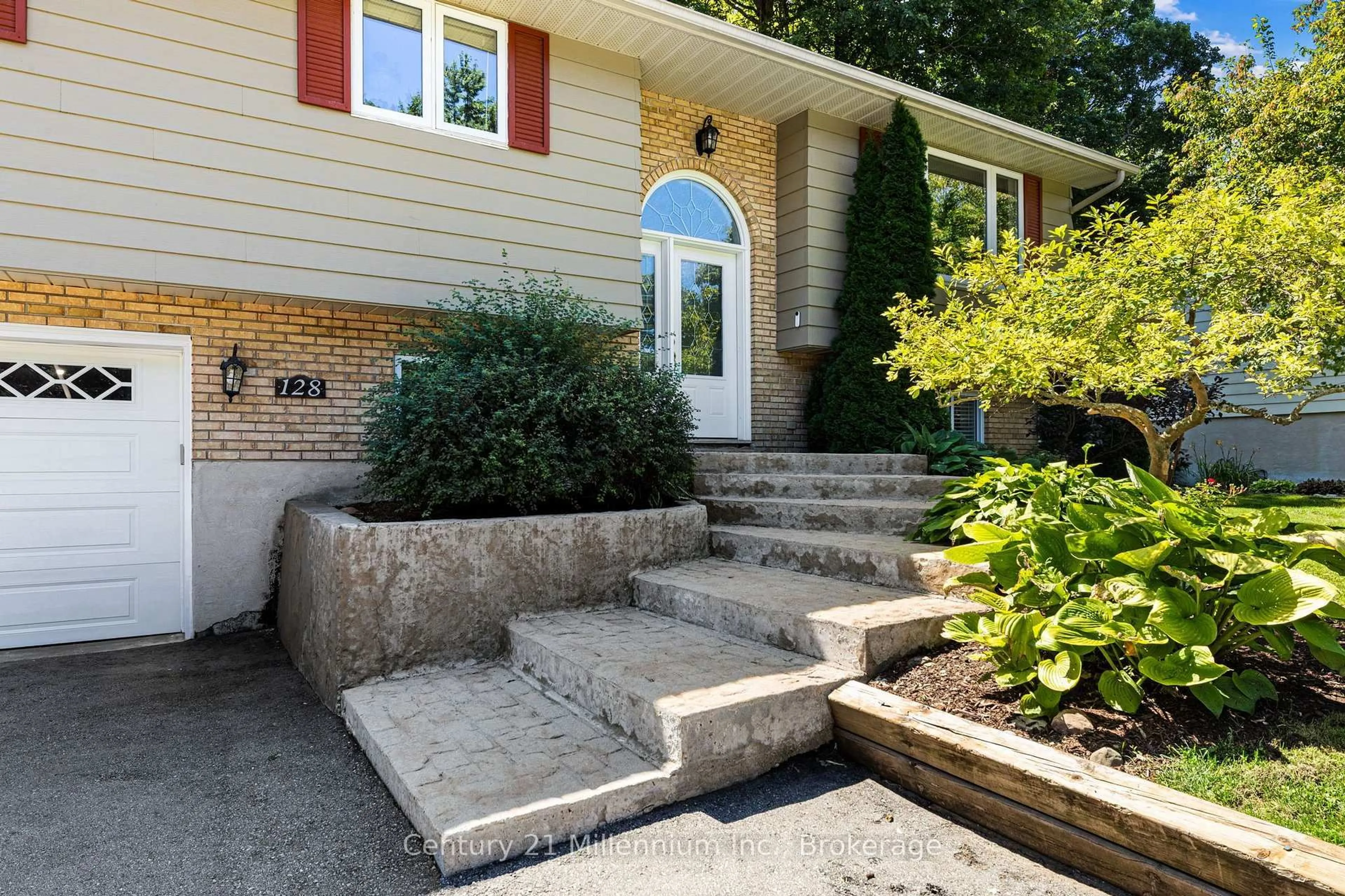 Home with brick exterior material, street for 128 PARKLANE Cres, Meaford Ontario N4L 1A6