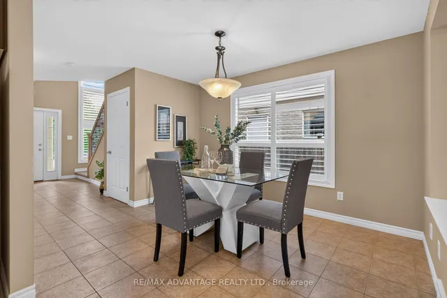 782 Reeves Ave, London North 5