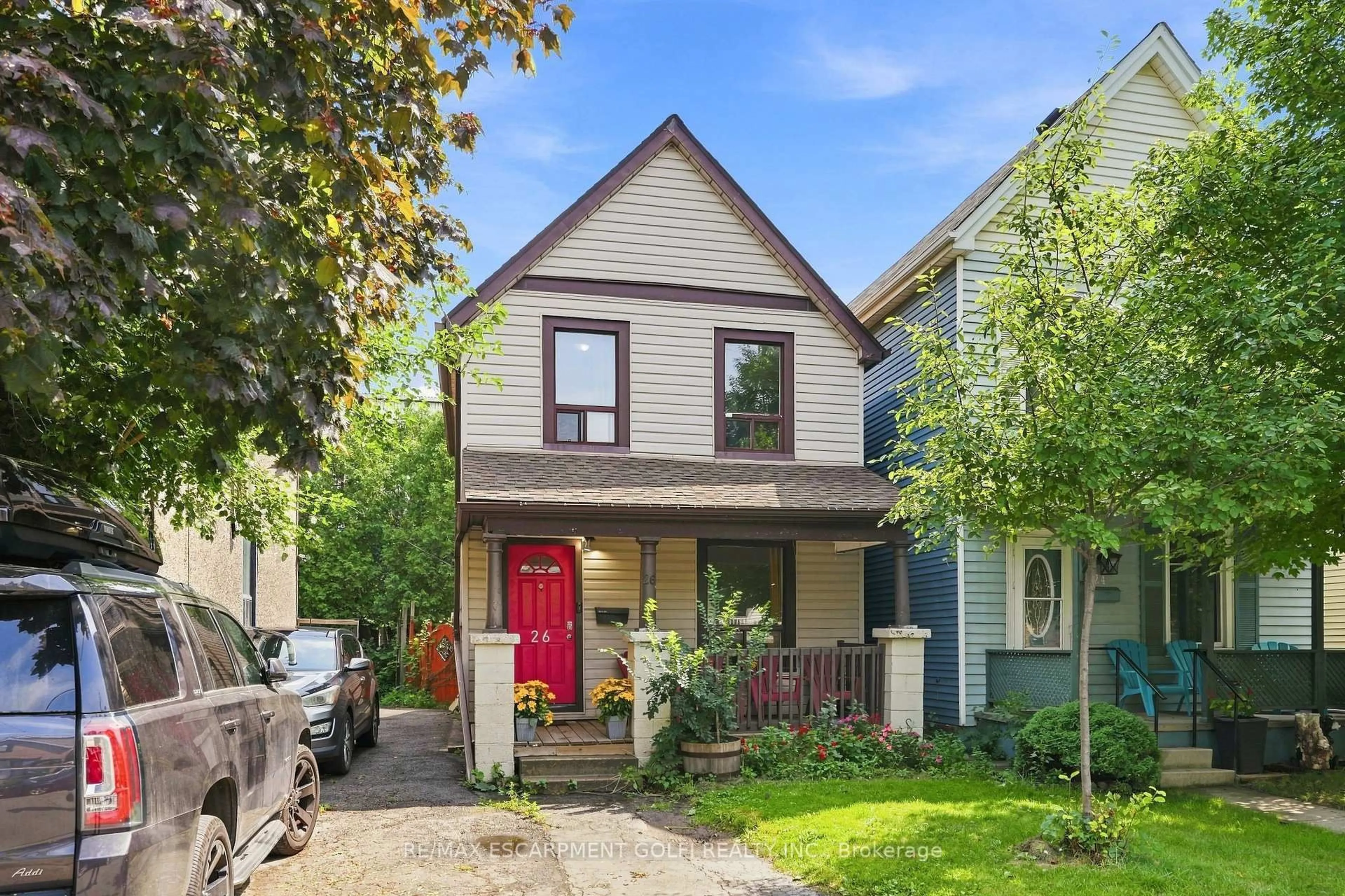 Home with brick exterior material, street for 26 Niagara St, Hamilton Ontario L8L 6A2