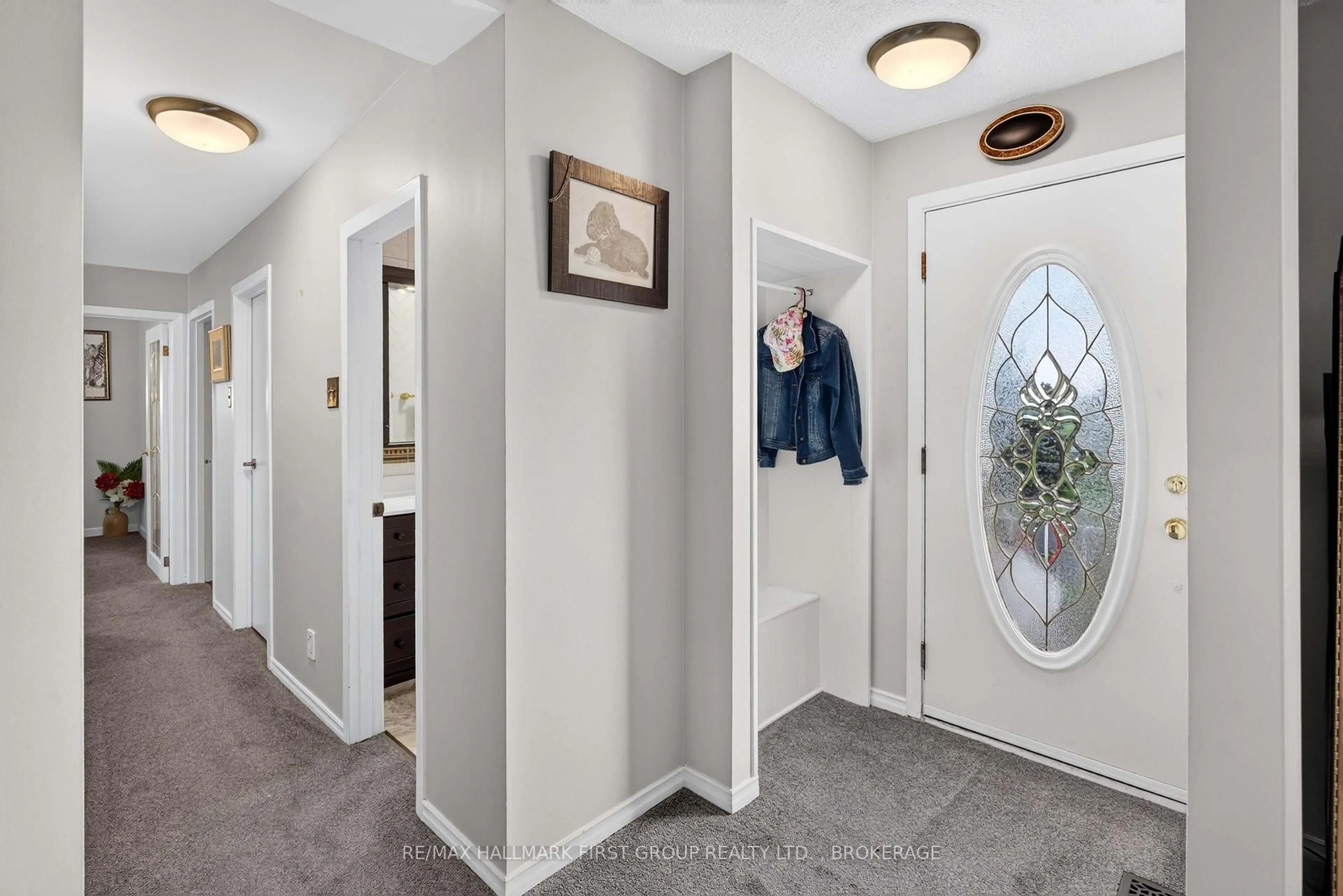 Indoor entryway for 907 Millhaven Rd, Bissett Creek Ontario K0H 2H0