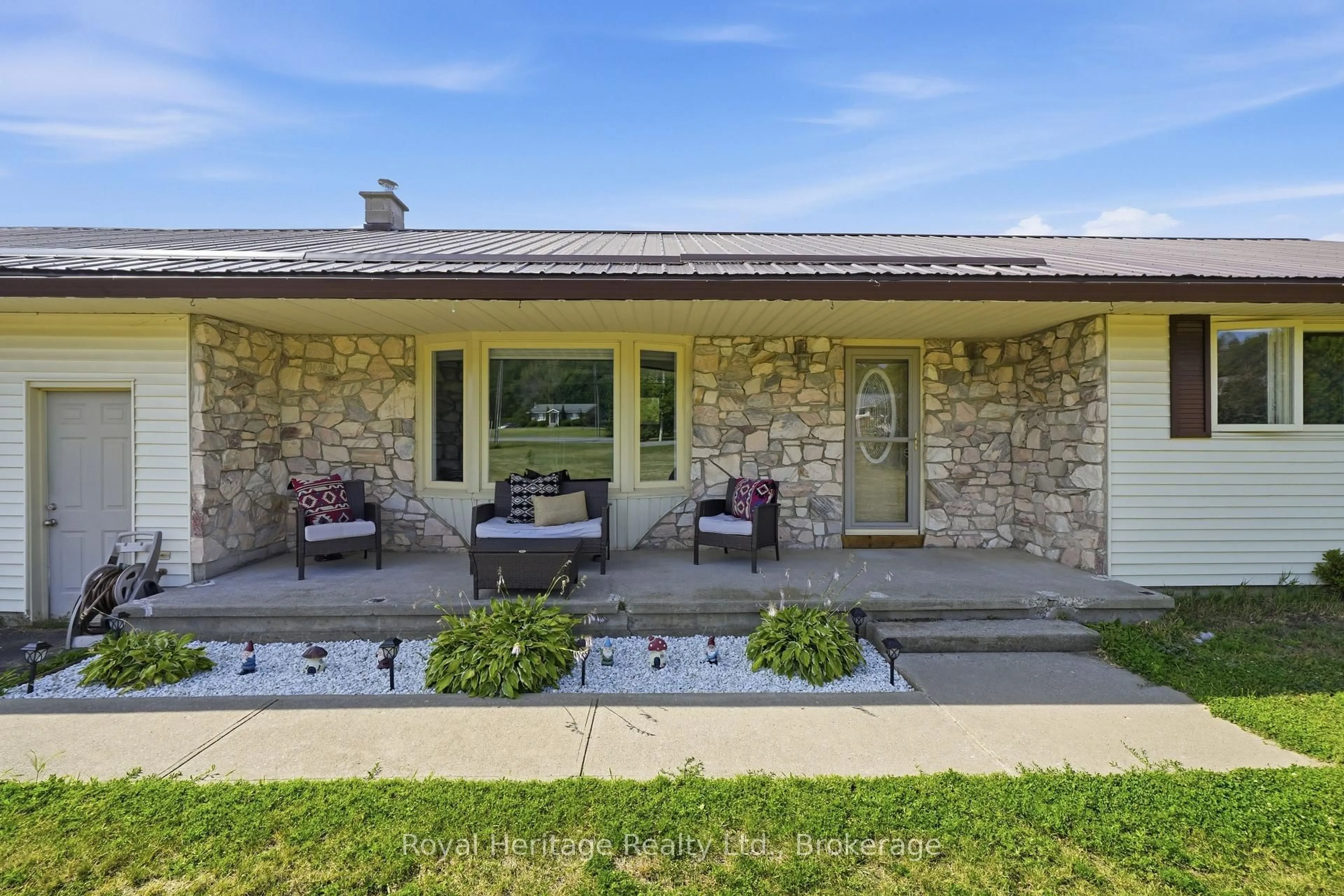 Patio, street for 967 Frankford-Stirling Rd, Hastings Ontario K0K 2C0