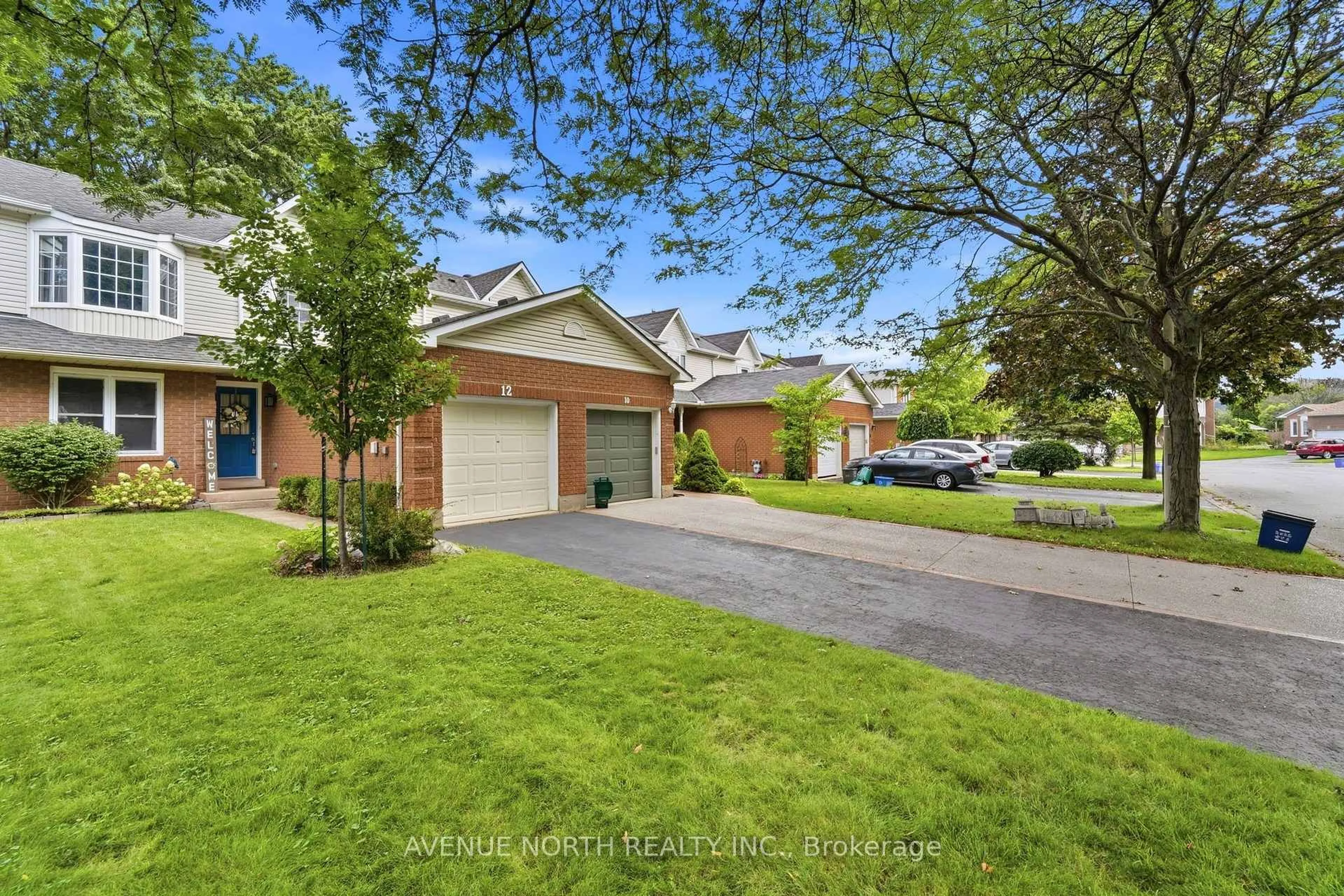 A pic from outside/outdoor area/front of a property/back of a property/a pic from drone, street for 12 Pleasant Grove Terr, Grimsby Ontario L3M 5G8