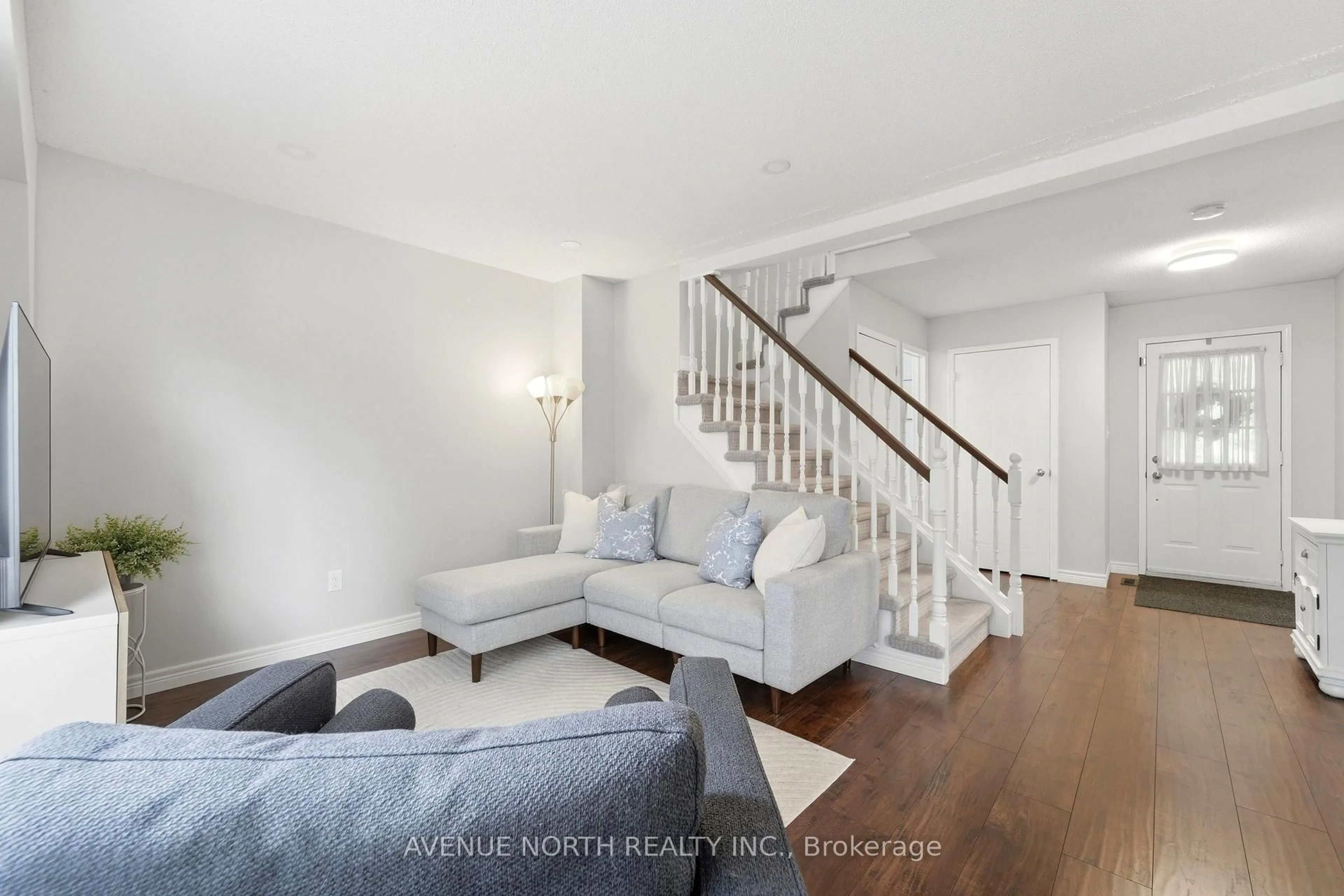 Living room with furniture, unknown for 12 Pleasant Grove Terr, Grimsby Ontario L3M 5G8