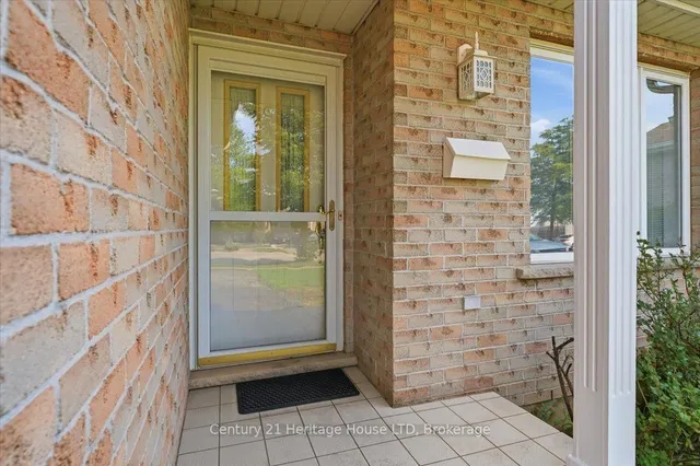 210 Oakcrest Ave, Welland 4