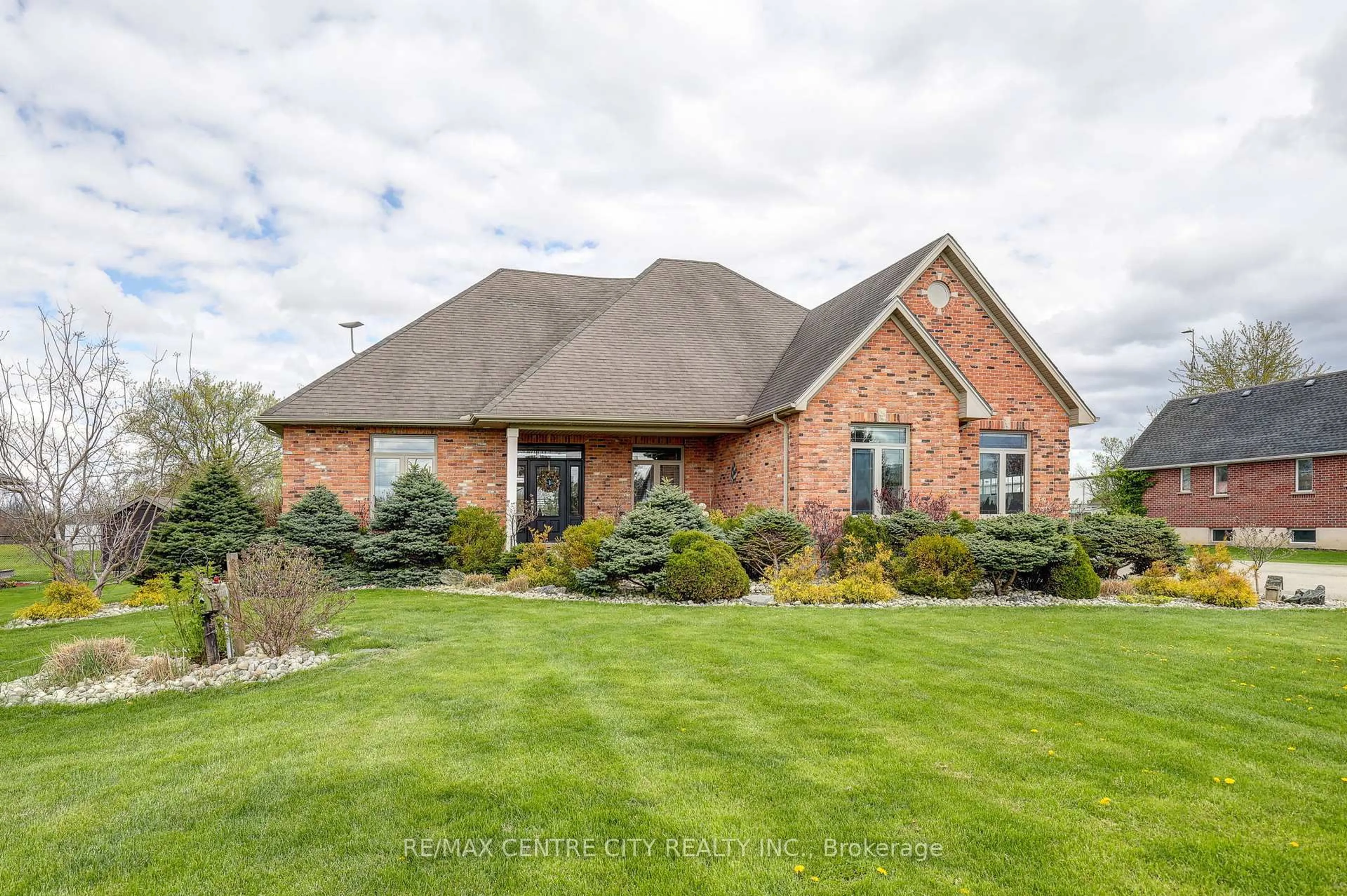 Home with brick exterior material, unknown for 9538 Tower Rd, Central Elgin Ontario N5P 3S7