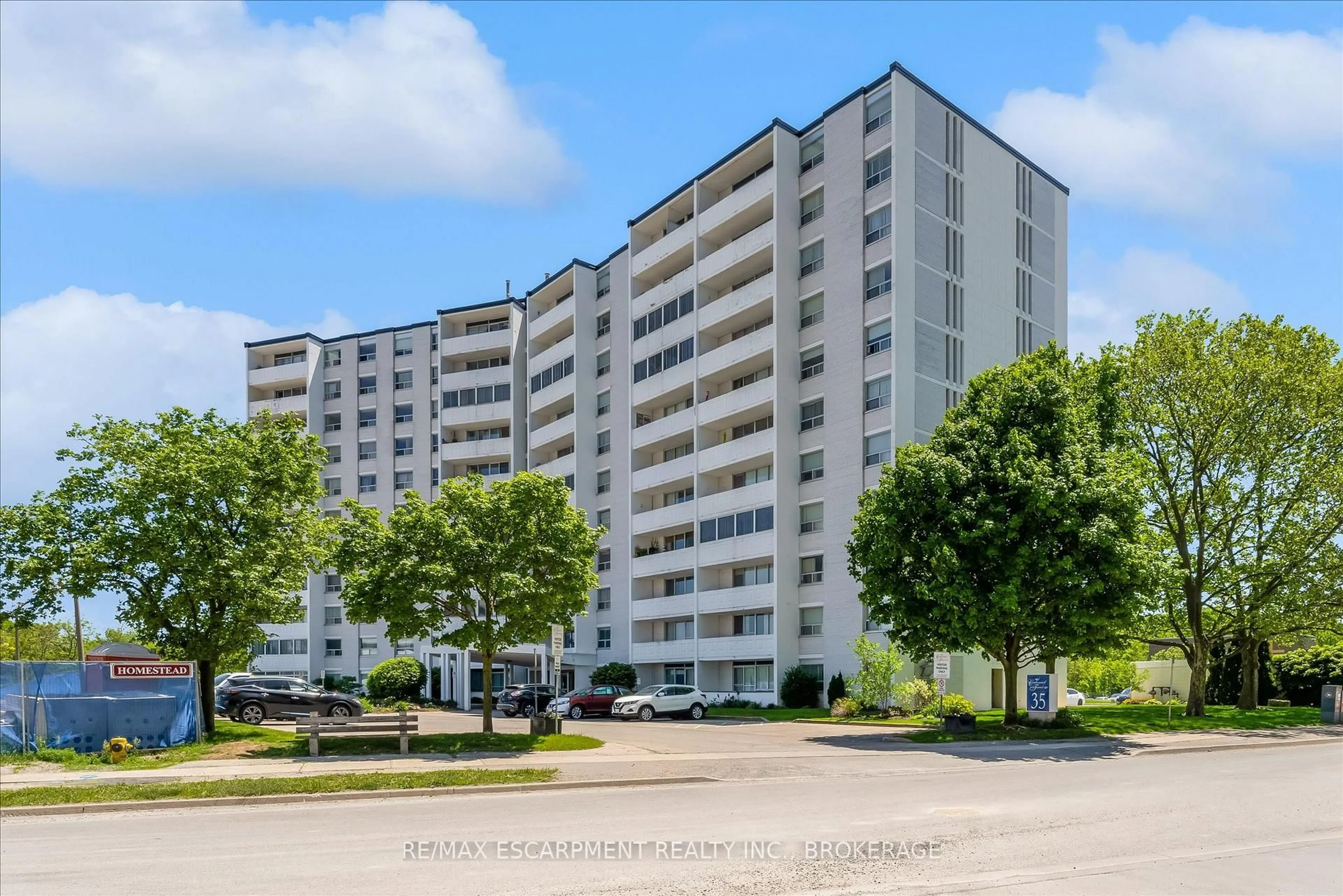A pic from outside/outdoor area/front of a property/back of a property/a pic from drone, unknown for 35 Towering Heights Blvd #1007, St. Catharines Ontario L2T 3G8