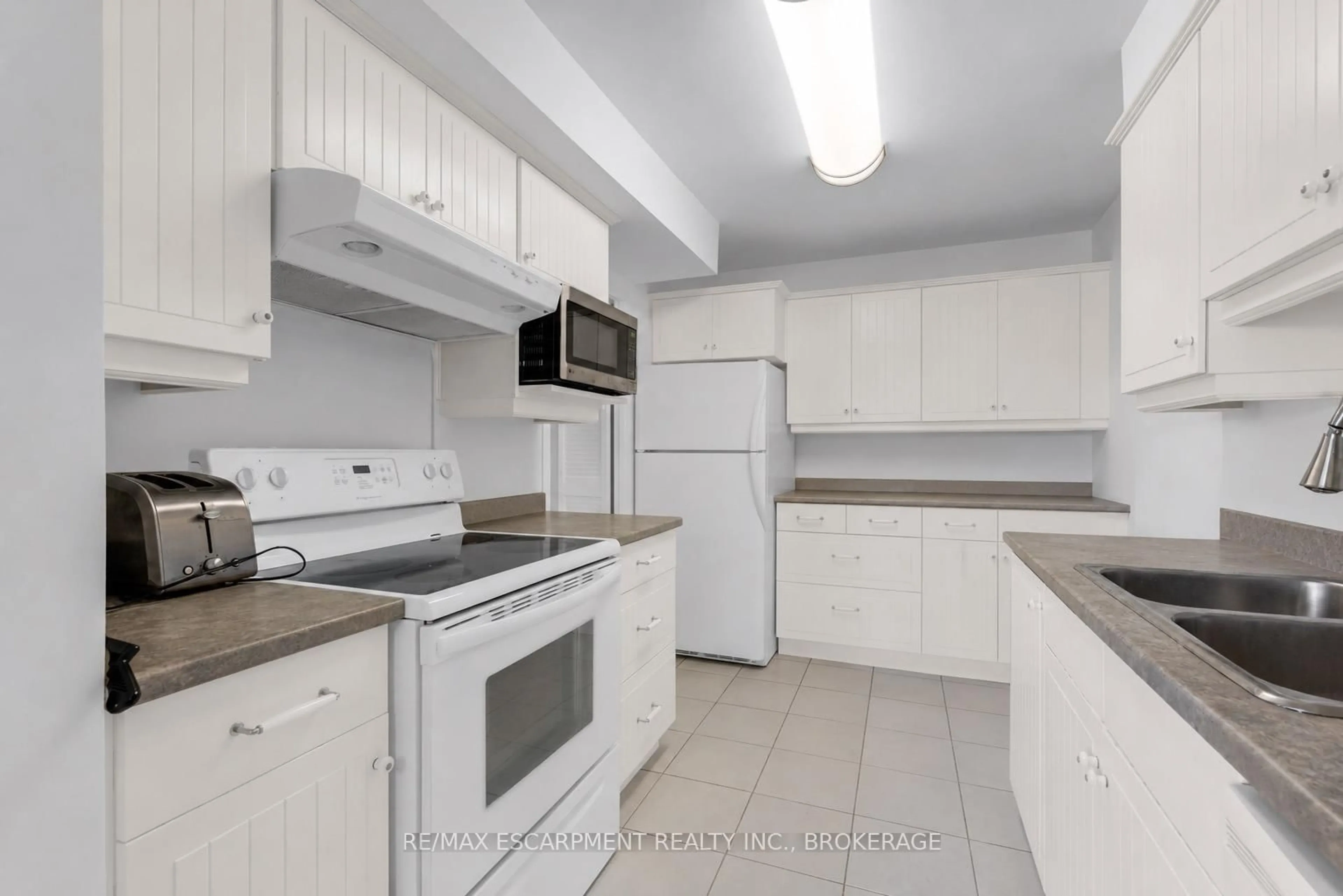 Standard kitchen, unknown for 35 Towering Heights Blvd #1007, St. Catharines Ontario L2T 3G8