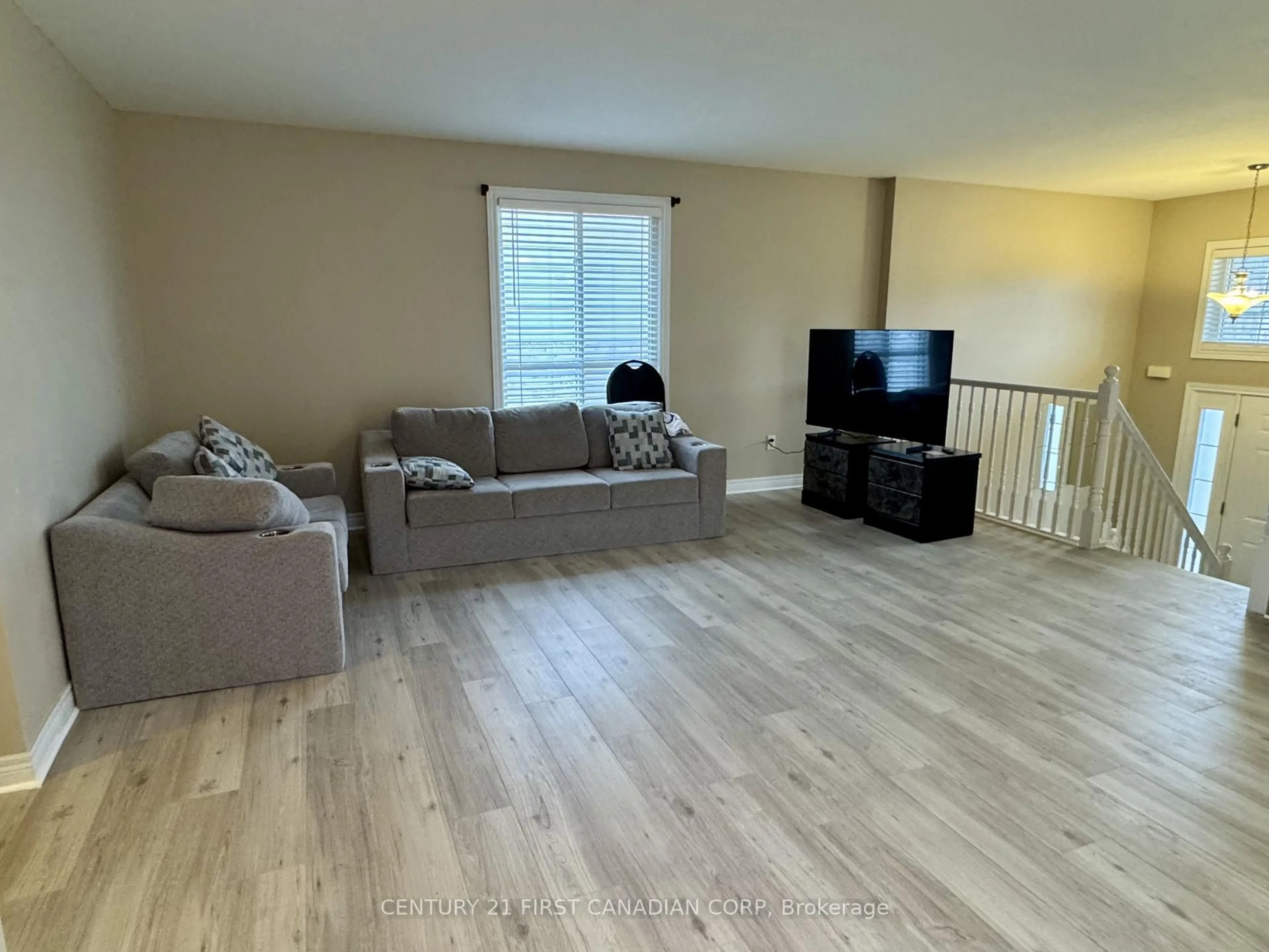 Living room with furniture, unknown for 994 Marigold St, London North Ontario N5X 4N8