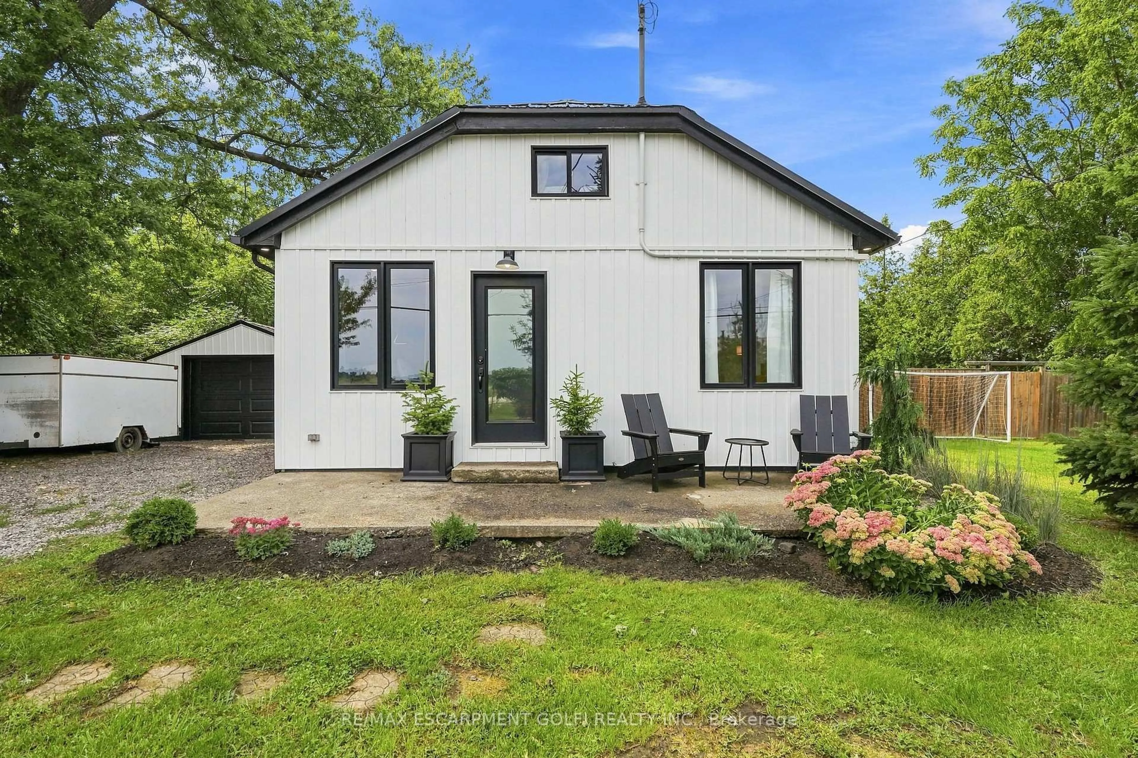 A pic from outside/outdoor area/front of a property/back of a property/a pic from drone, street for 1368 Lorraine Rd, Port Colborne Ontario L3K 5V3