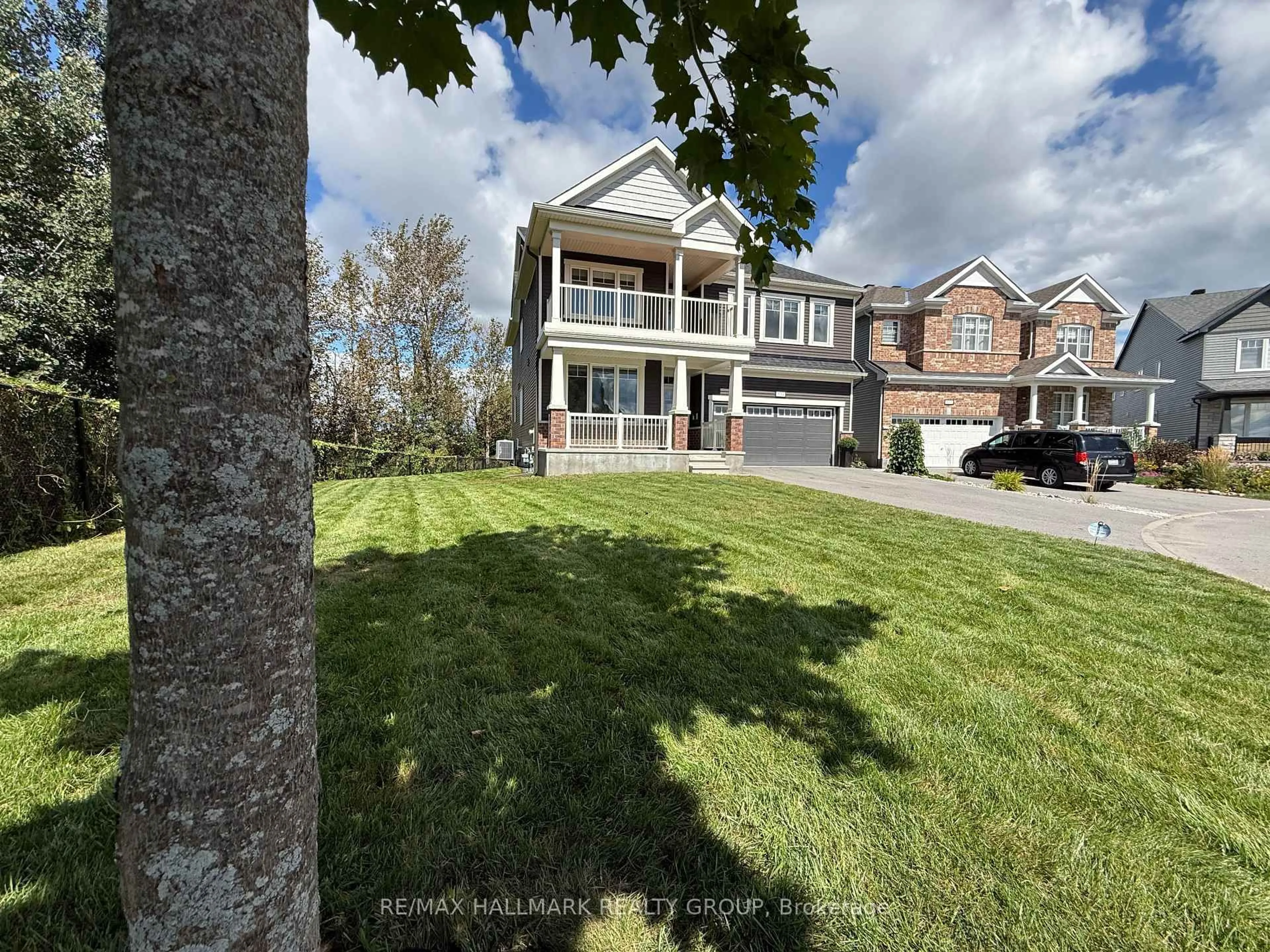 A pic from outside/outdoor area/front of a property/back of a property/a pic from drone, street for 534 Nordmann Firr Crt, Ottawa Ontario K2V 0L7