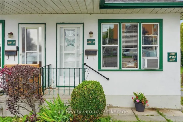 465 Dundas St, Belleville 3