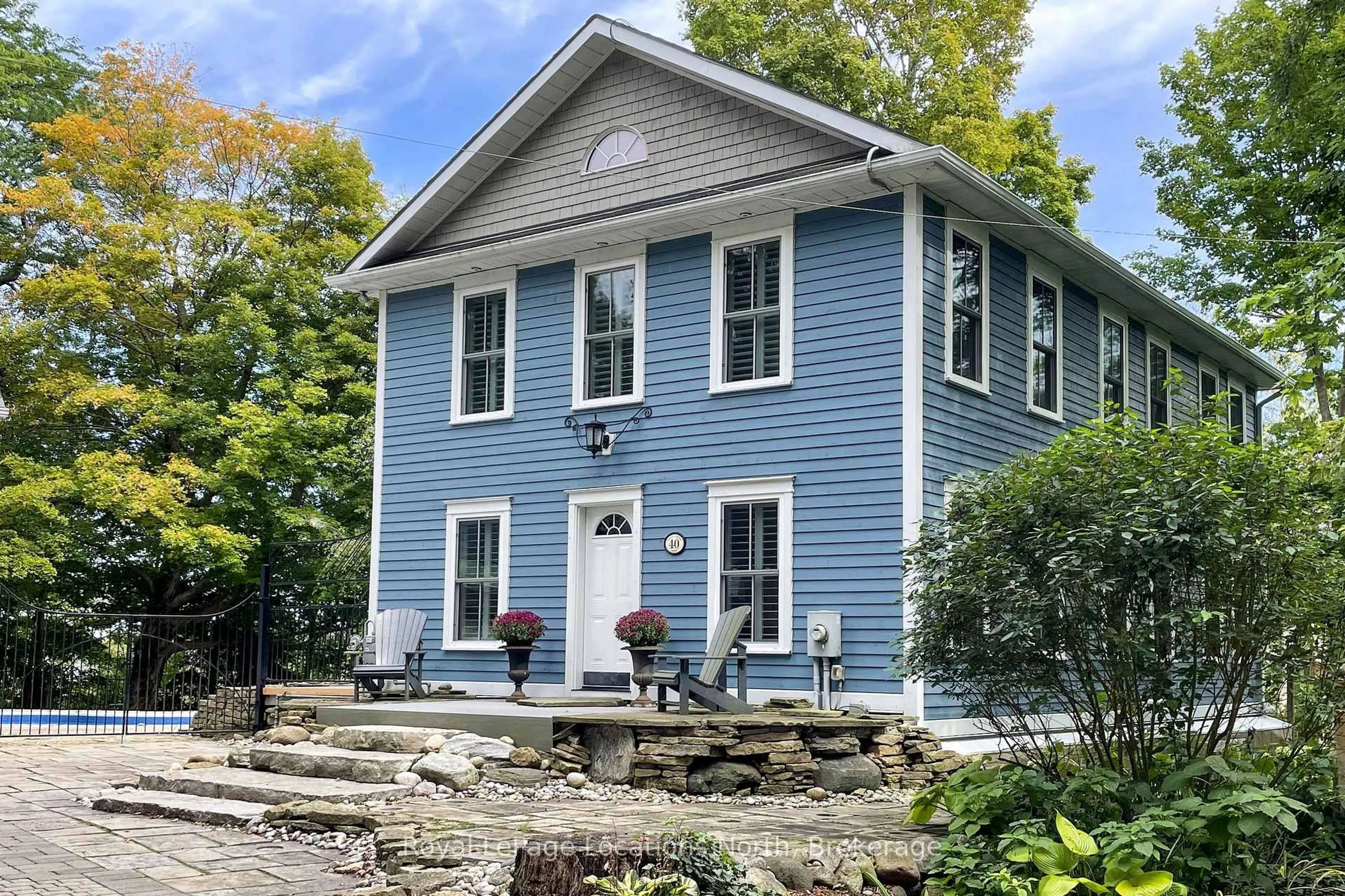 Home with vinyl exterior material, street for 40 Alice St, Blue Mountains Ontario N0H 2P0