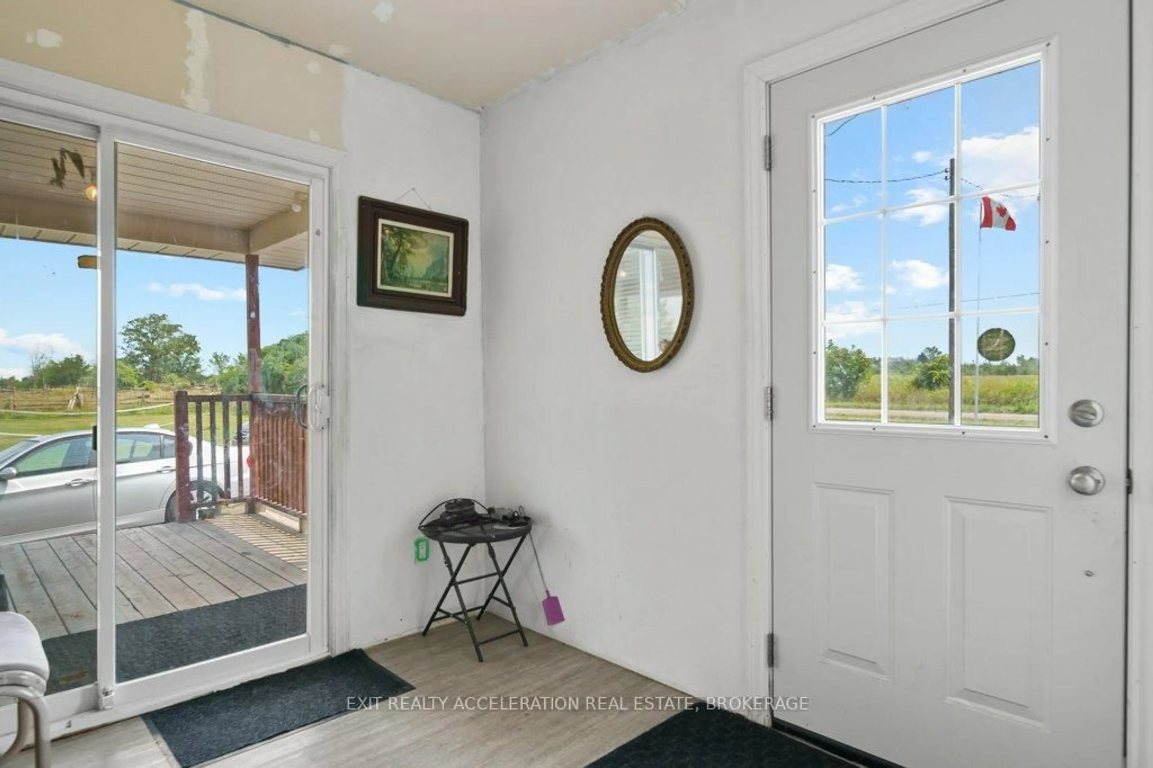 Indoor entryway for 595 Craigen Rd, Newburgh Ontario K0K 2S0
