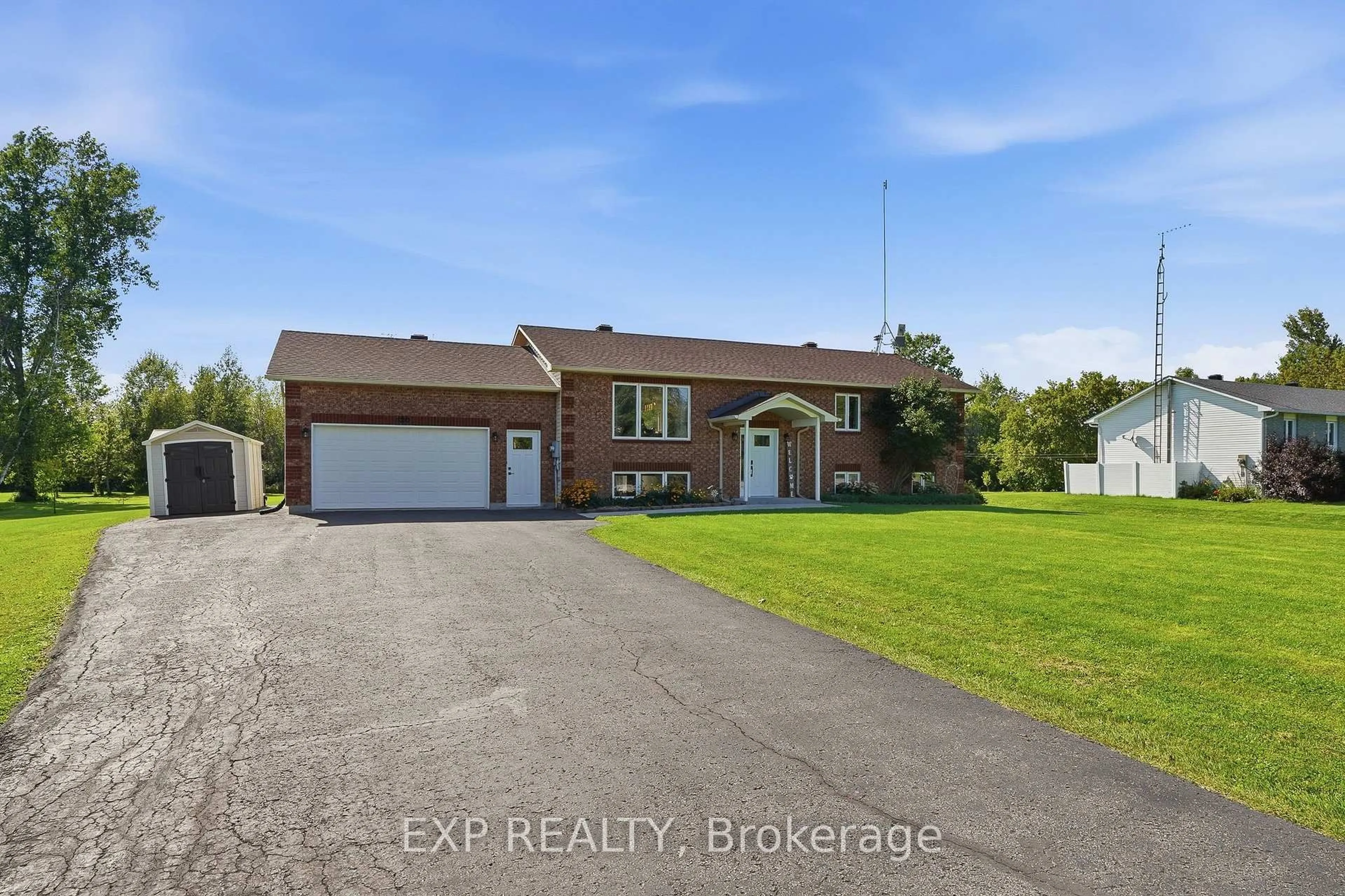 A pic from outside/outdoor area/front of a property/back of a property/a pic from drone, unknown for 120 St Thomas Rd, Russell Ontario K0A 3H0