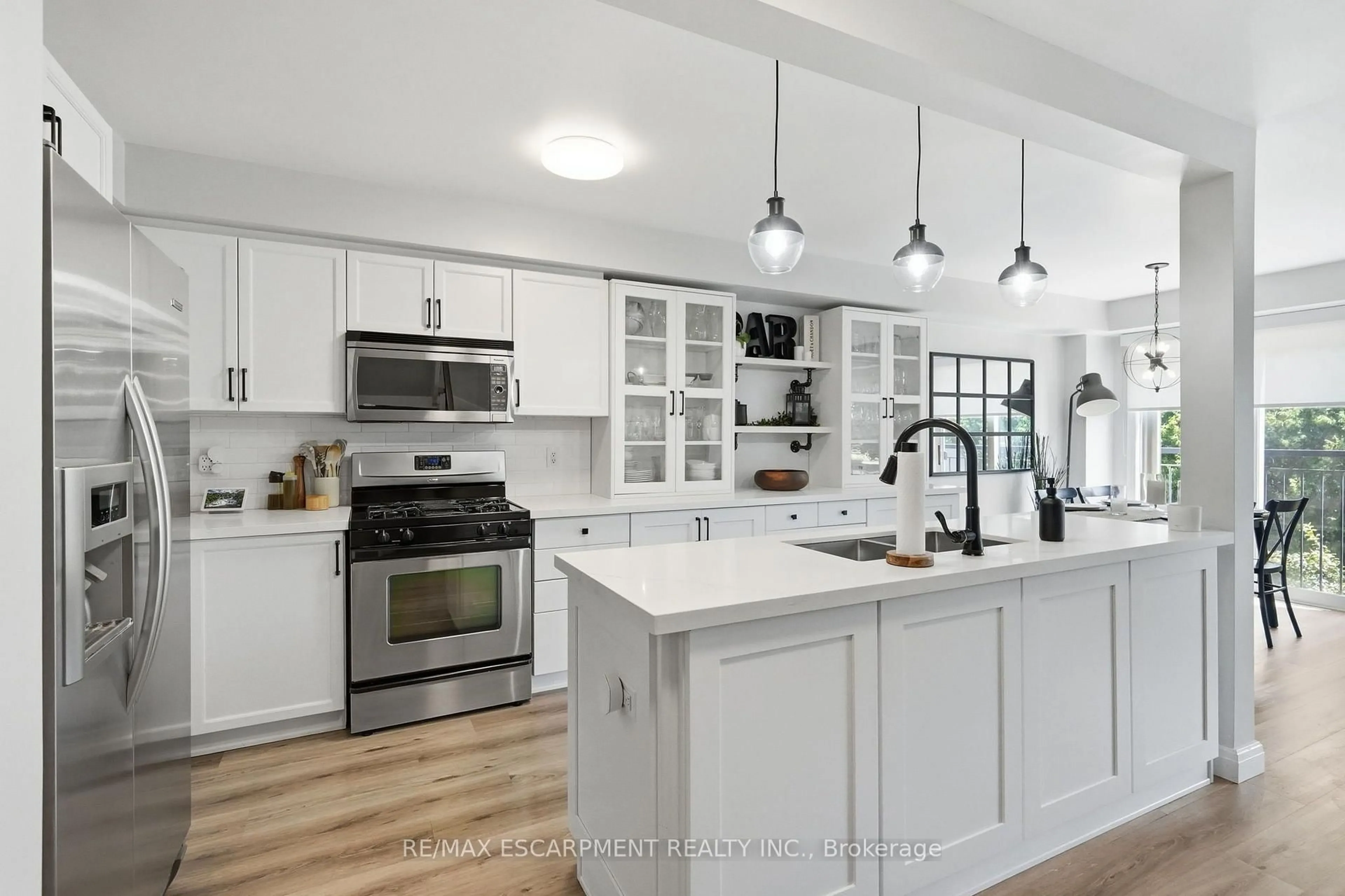 Open concept kitchen, unknown for 39 PANABAKER Dr #12, Hamilton Ontario L9G 0A2