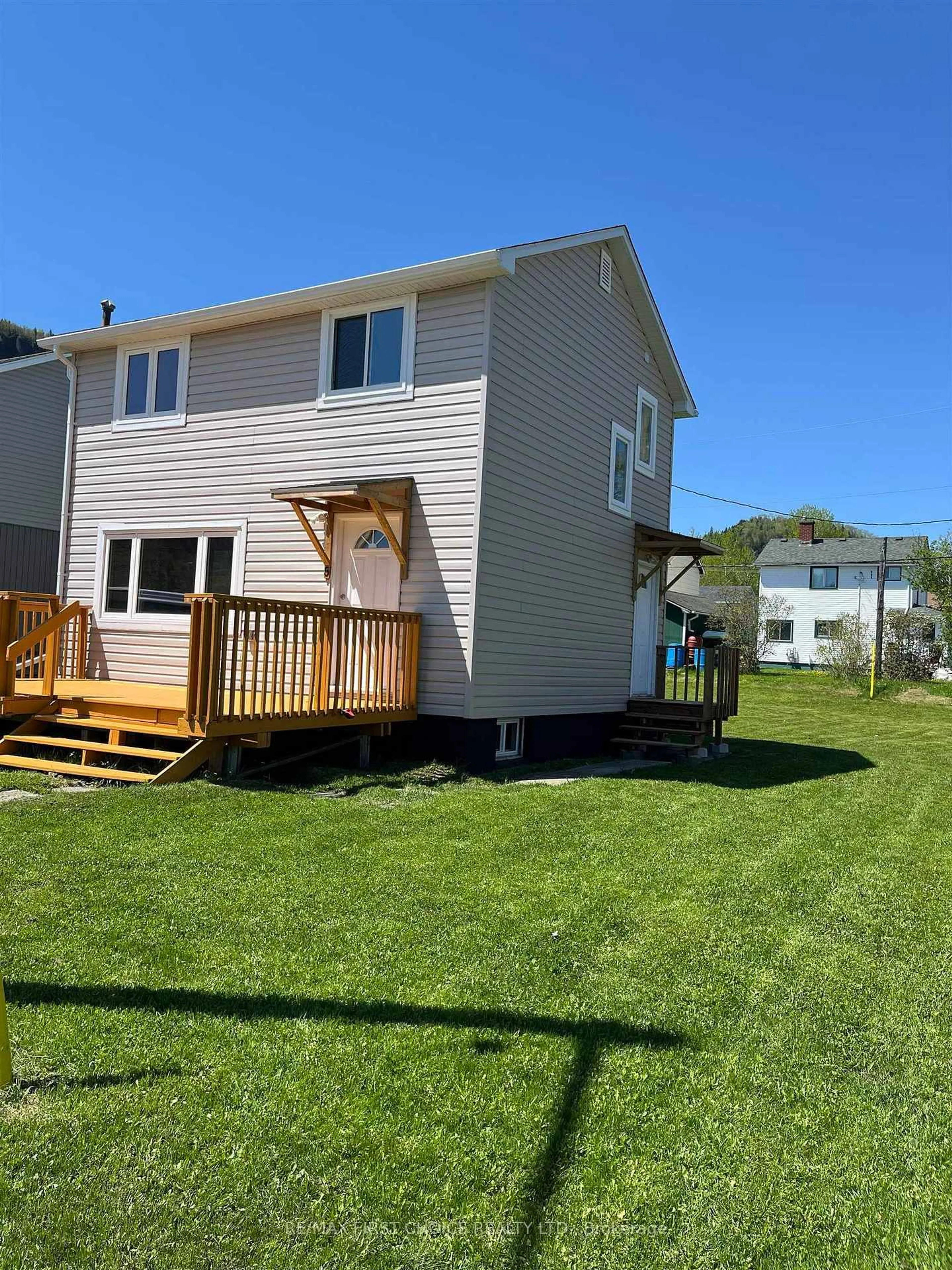 Home with vinyl exterior material, water/lake/river/ocean view for 5 Crutchfield Ave, Red Rock Ontario P0T 2P0