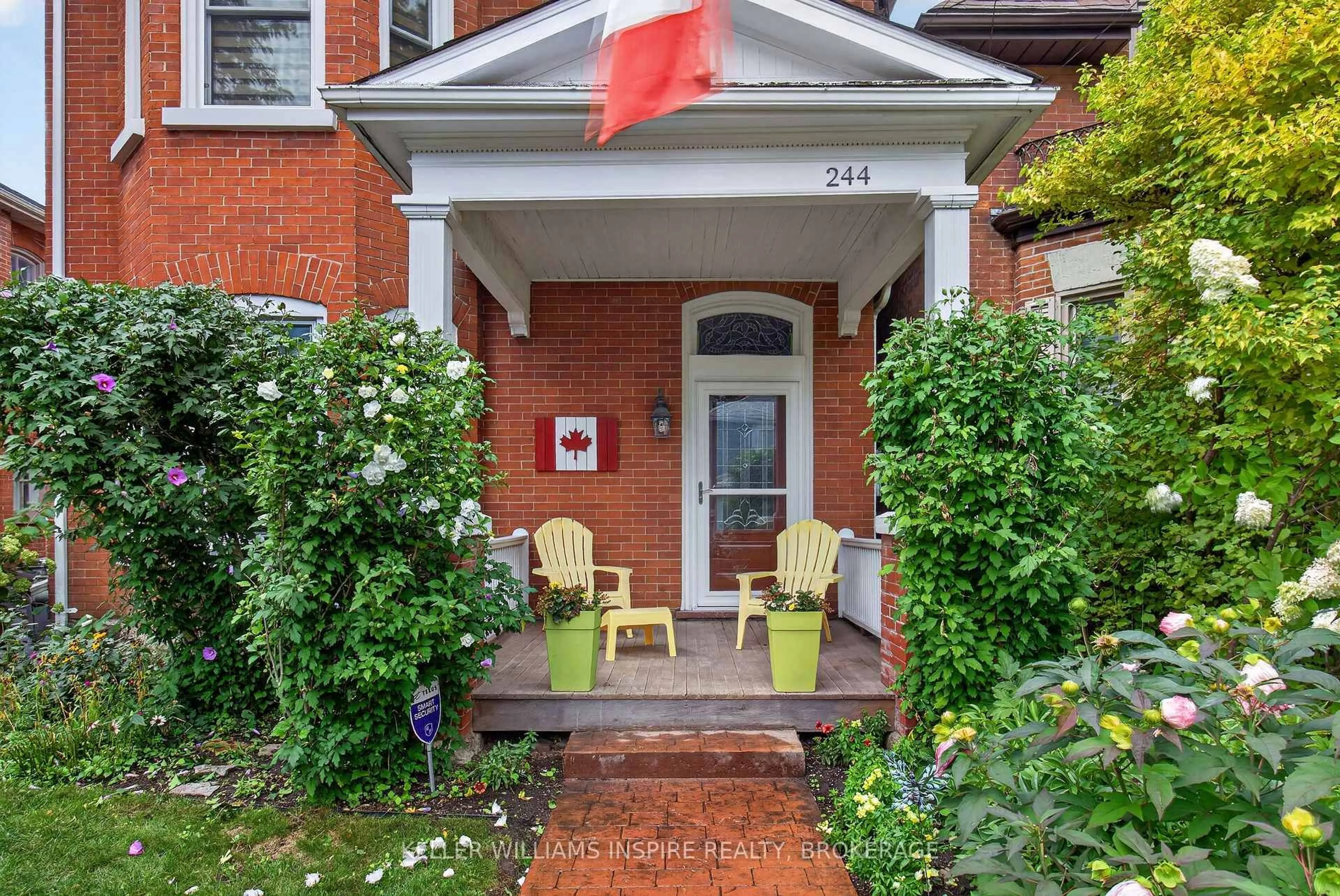 Patio, street for 244 George St, Belleville Ontario K8N 3H6