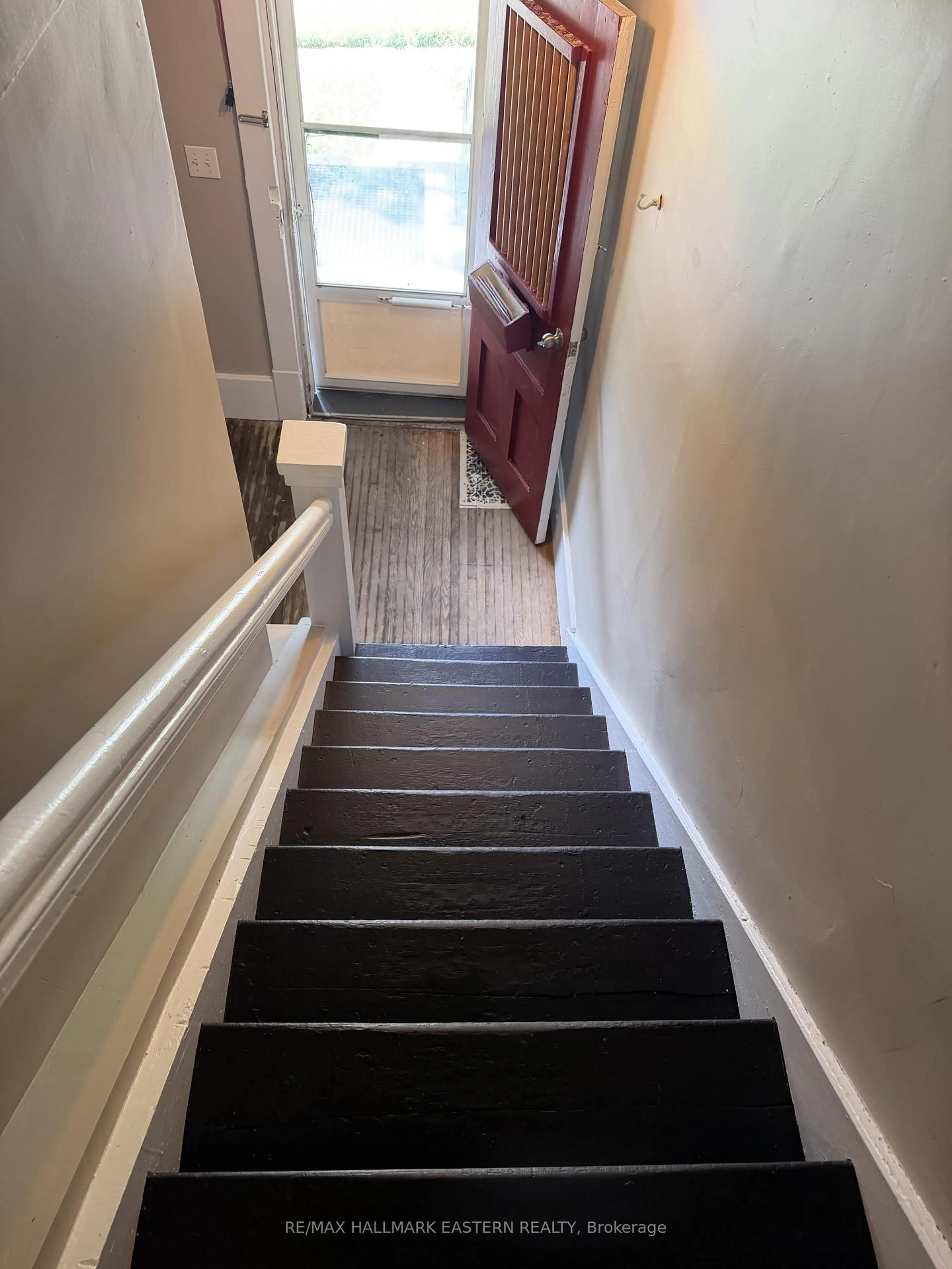 Stairs for 242 Dublin St, Peterborough Ontario K9H 3B8