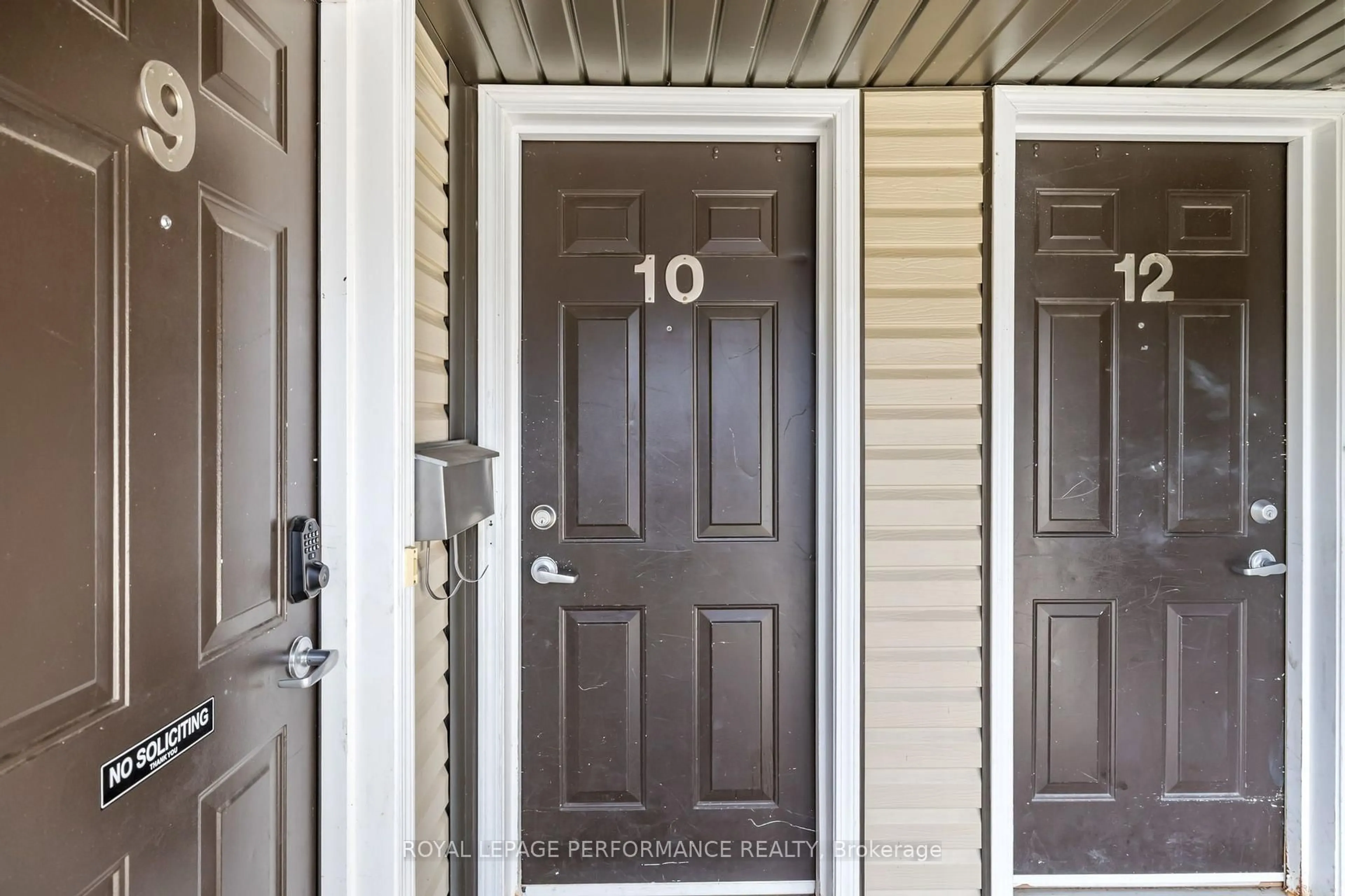 Indoor entryway for 2224 Marble Cres #10, Clarence-Rockland Ontario K4K 0G9