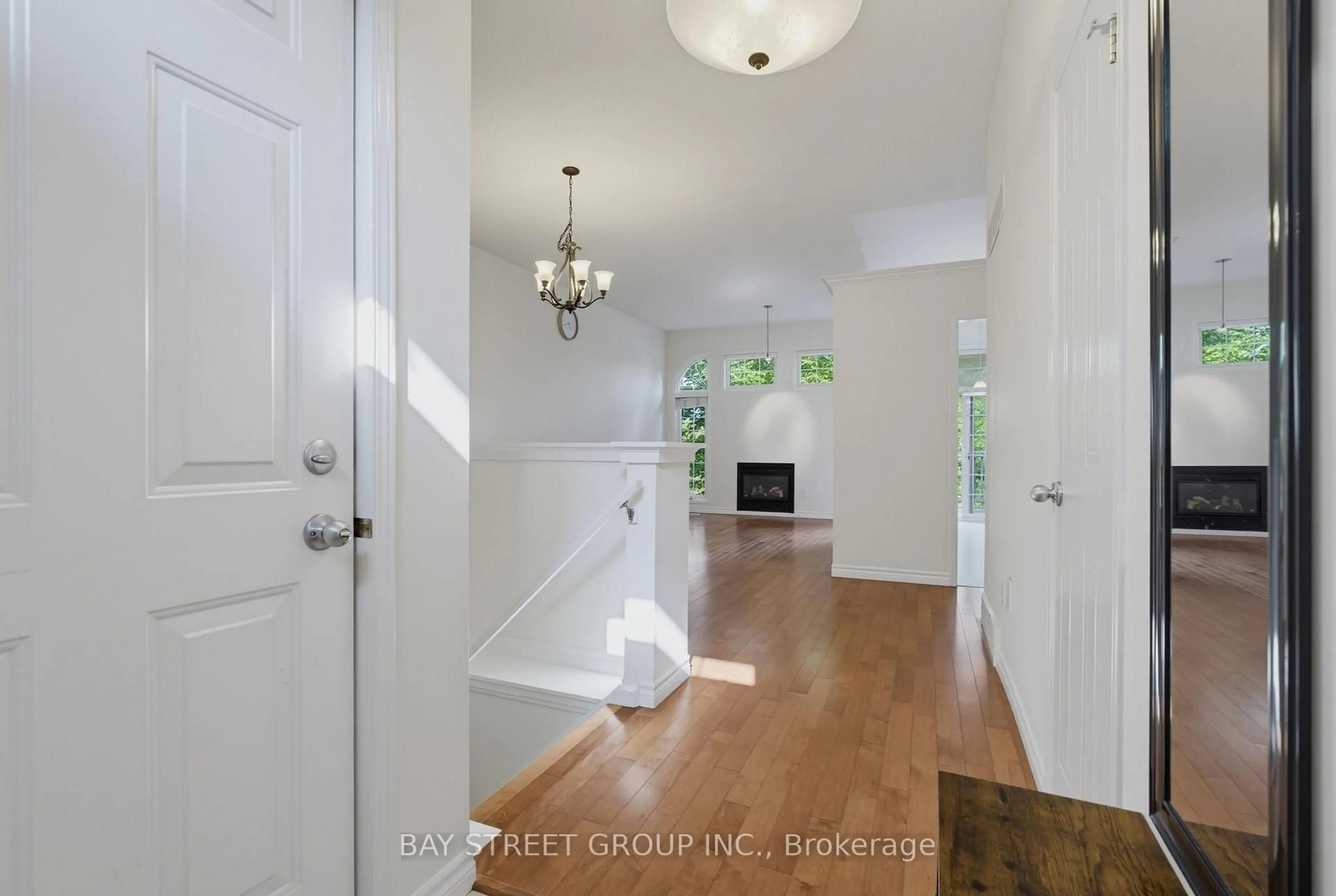 Indoor entryway for 270 North Centre Rd #11, London North Ontario N6G 5E2