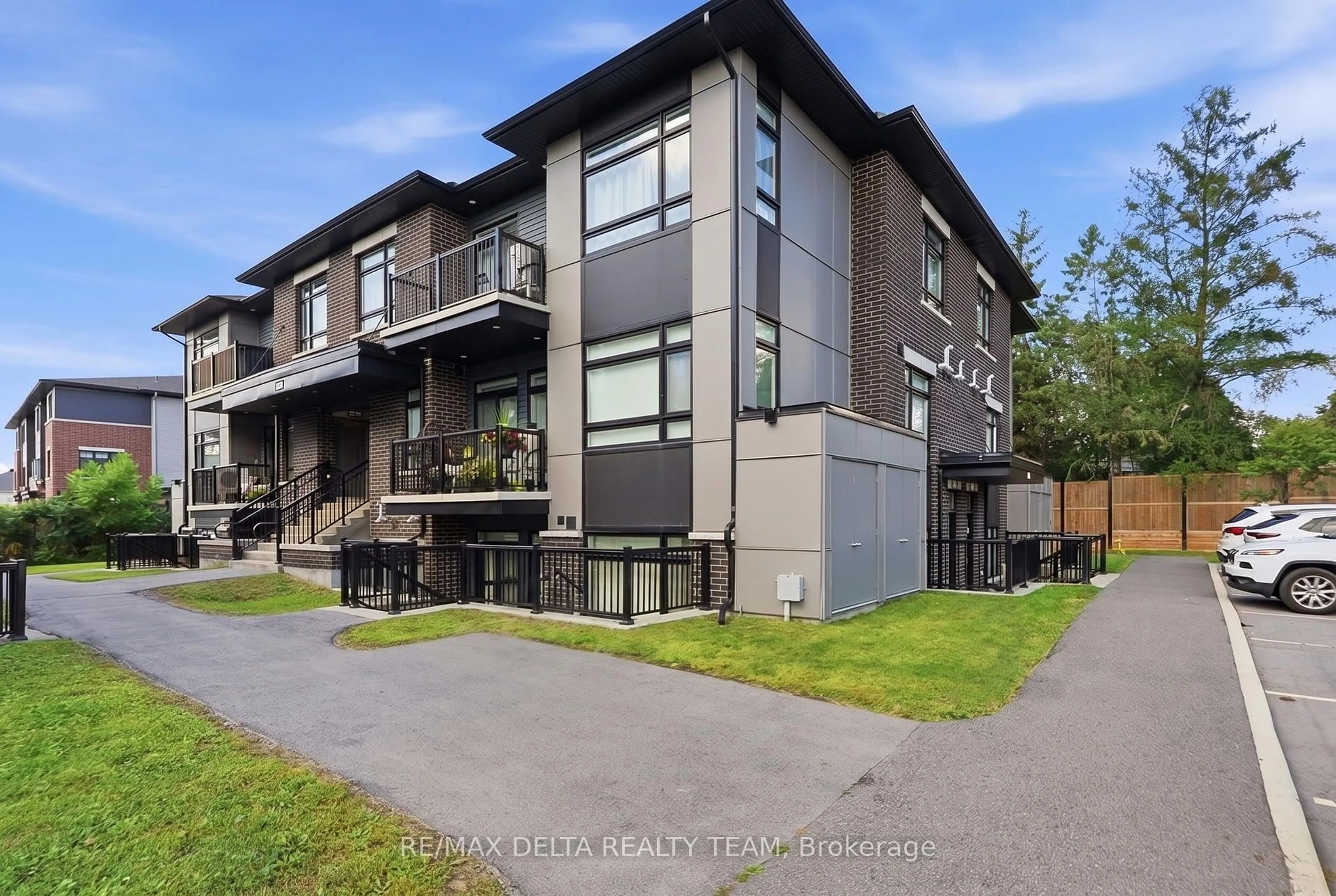 Unknown for 400 C Rolling Meadow Cres #C, Ottawa Ontario K1W 0S1