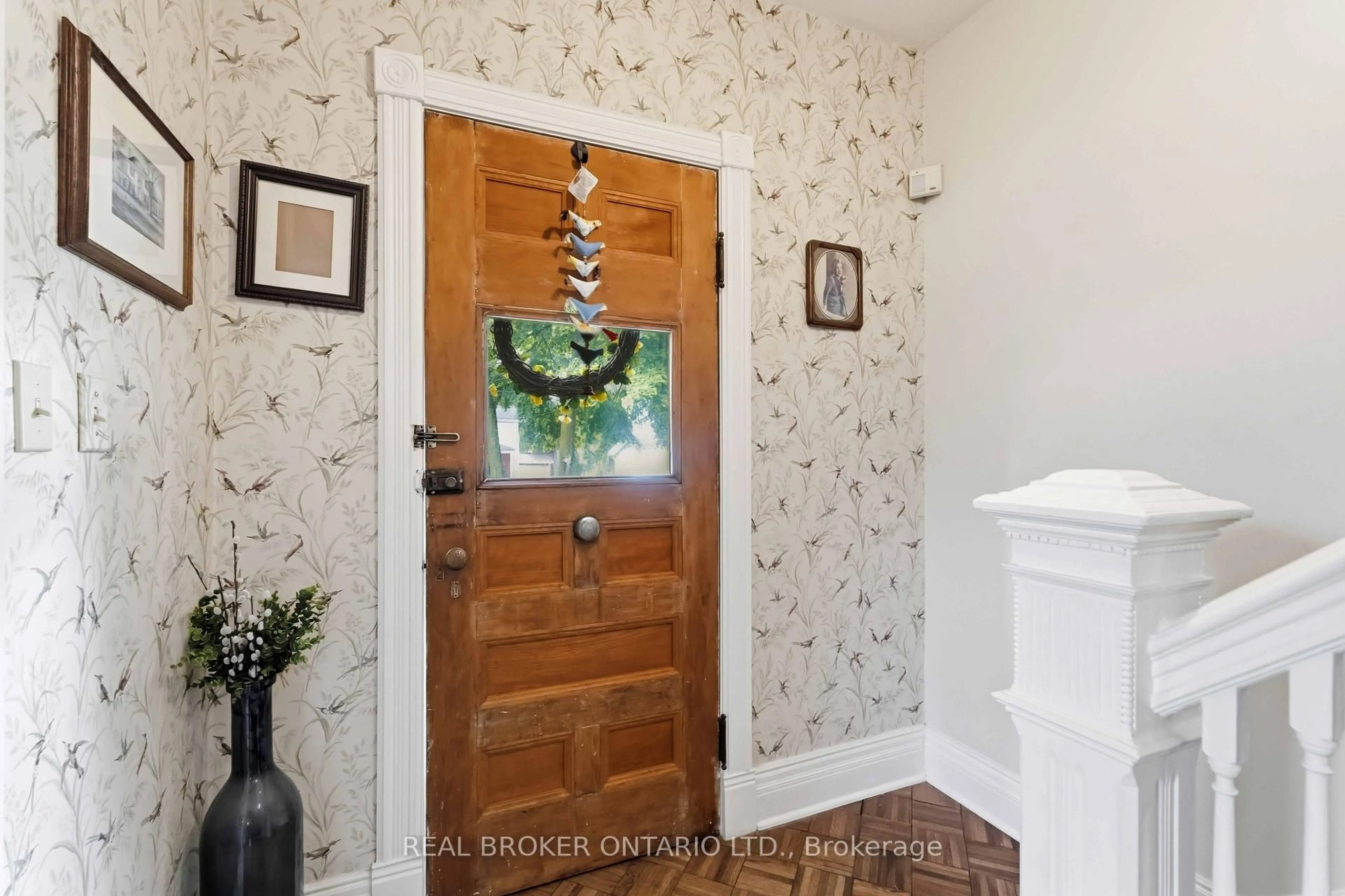 Indoor entryway for 53 Archange St, Fort Erie Ontario L2A 3K6