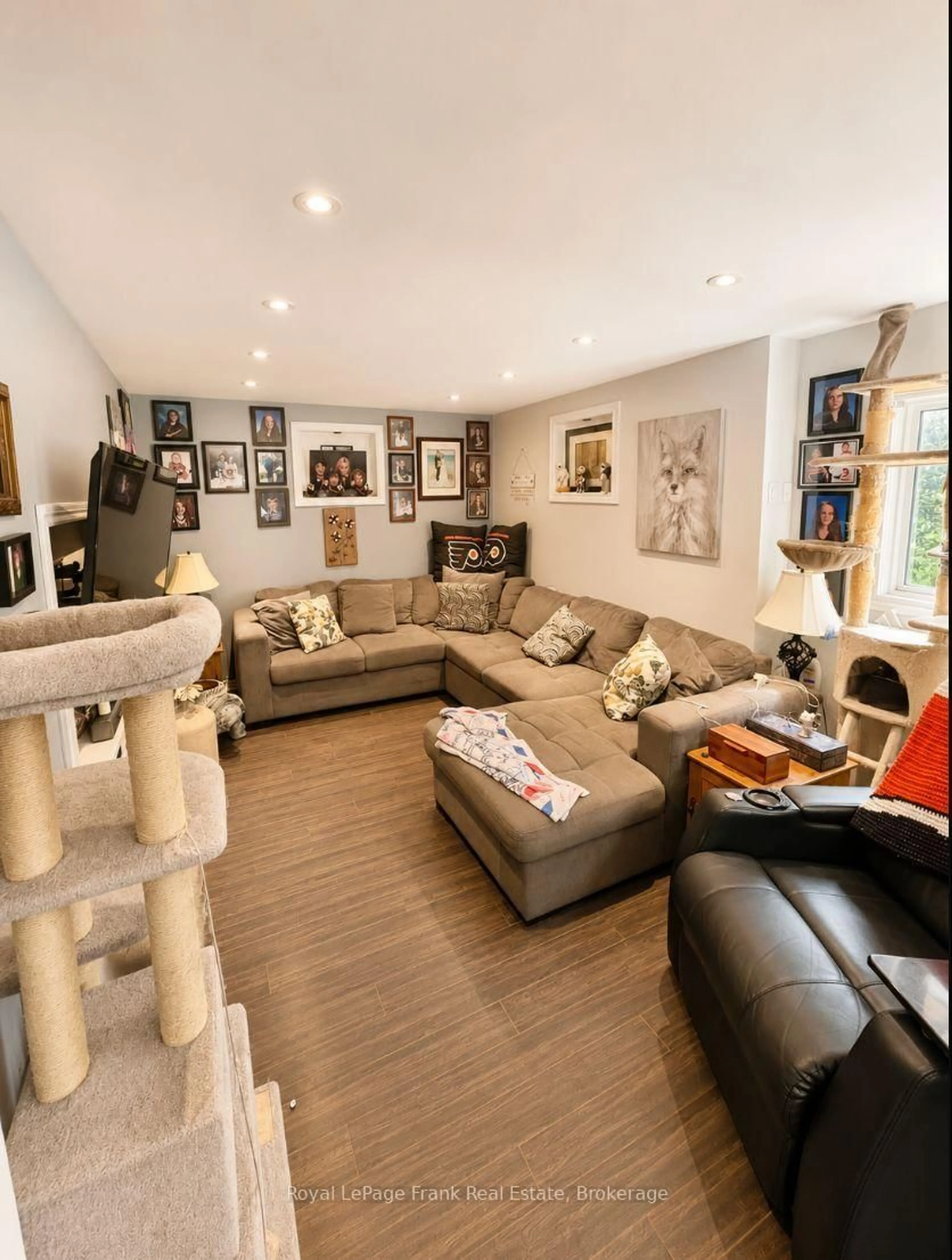 Living room with furniture, unknown for 1630 Musclow Greenview Rd, Bancroft Ontario K0L 1C0