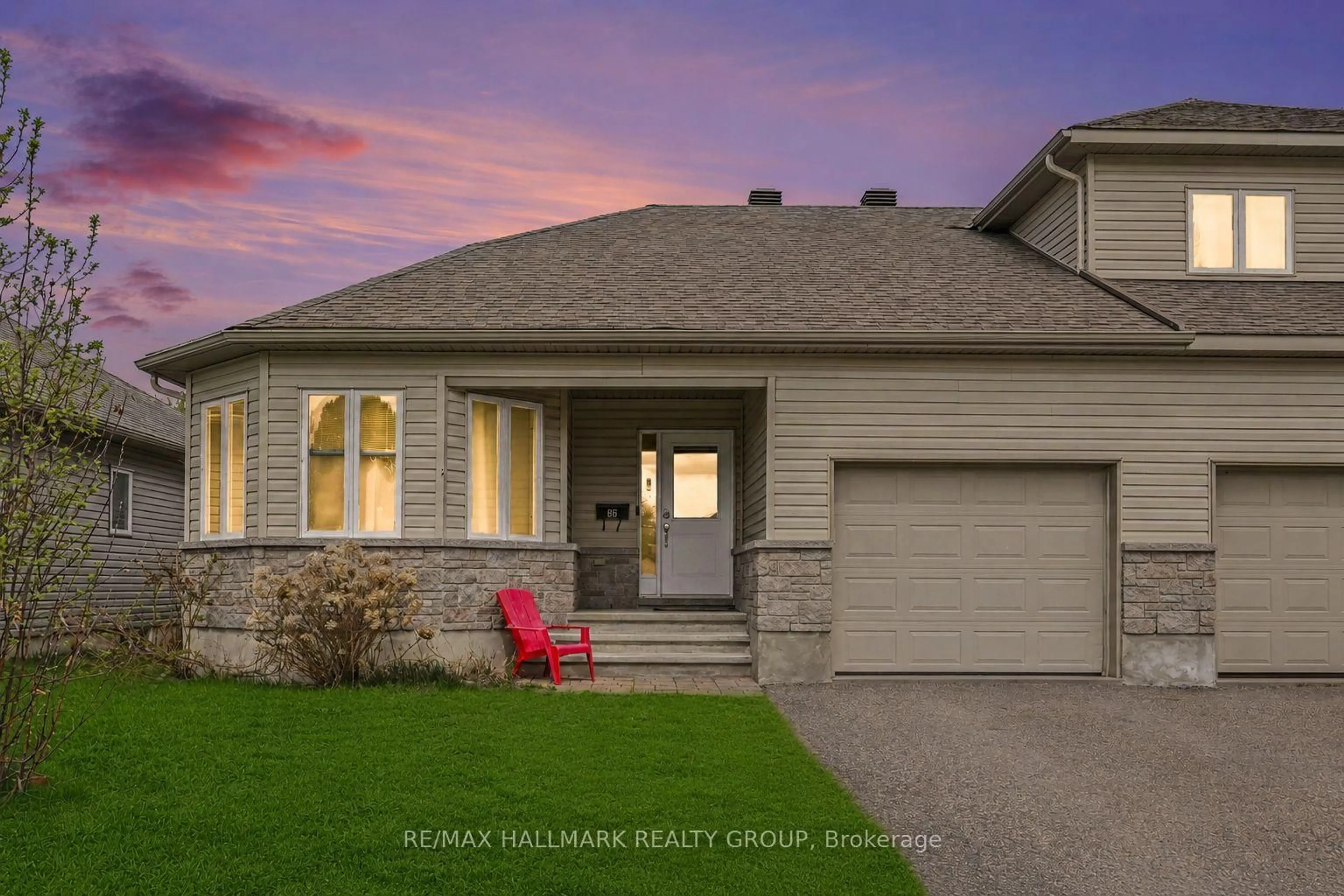 Home with vinyl exterior material, street for 86 Fourth Ave, Arnprior Ontario K7S 0G1