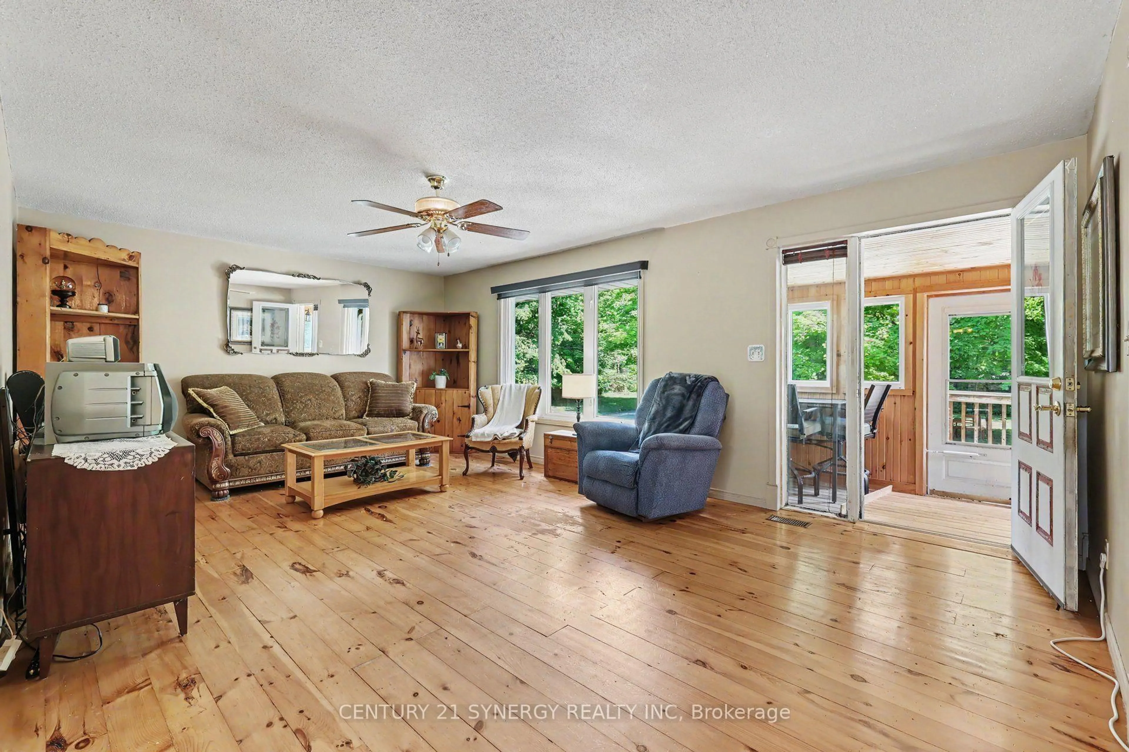 Living room with furniture, unknown for 2468 Mclachlin Rd, Smiths Falls Ontario K7A 4S7