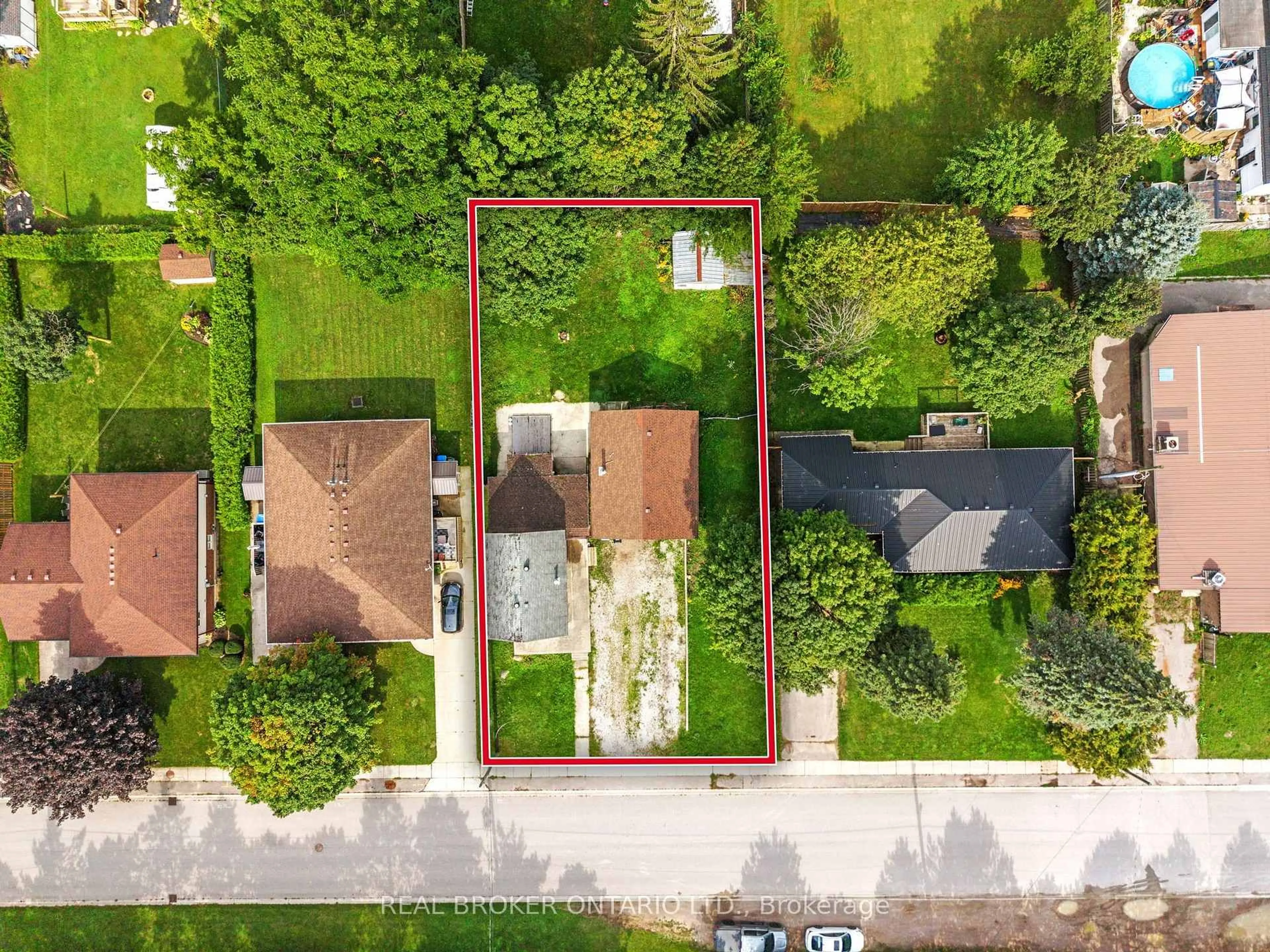 A pic from outside/outdoor area/front of a property/back of a property/a pic from drone, street for 19 Coleman St, Huron East Ontario N0K 1W0