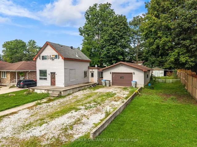 19 Coleman St, Huron East 4
