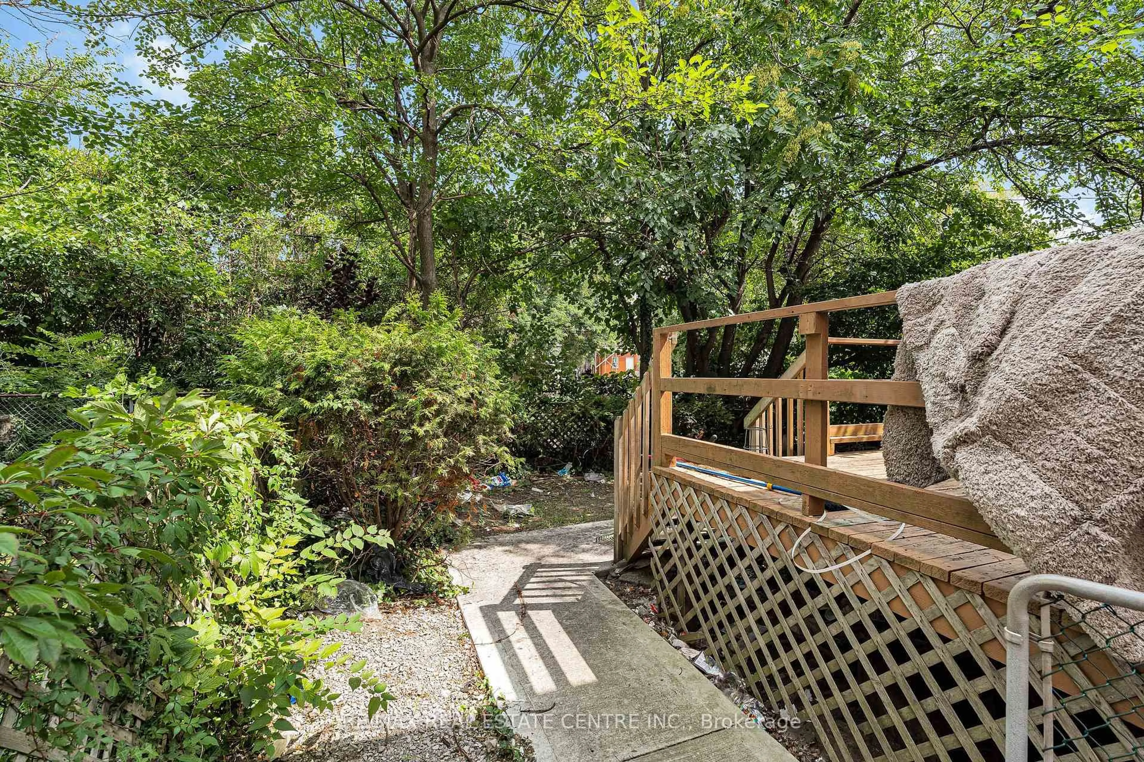 Patio, forest/trees view for 374 Josephine Ave, Windsor Ontario N9B 2L1