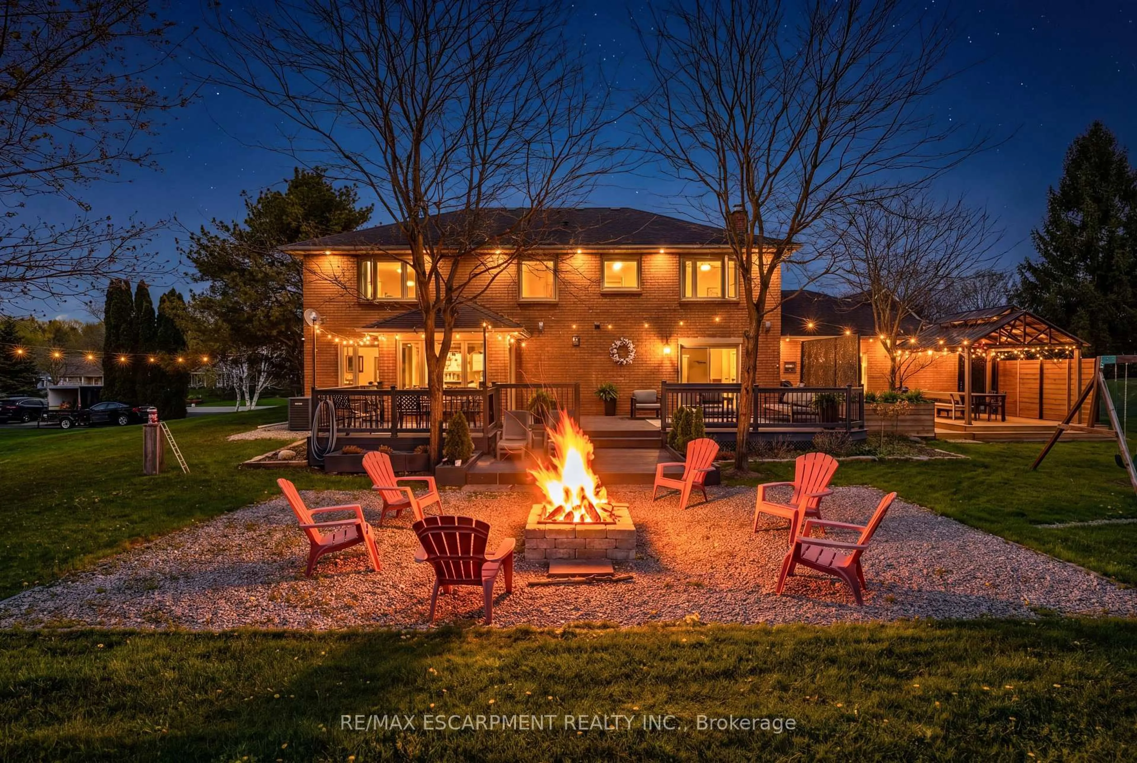 Patio, water/lake/river/ocean view for 26 Weneil Dr, Hamilton Ontario L8B 0Z6