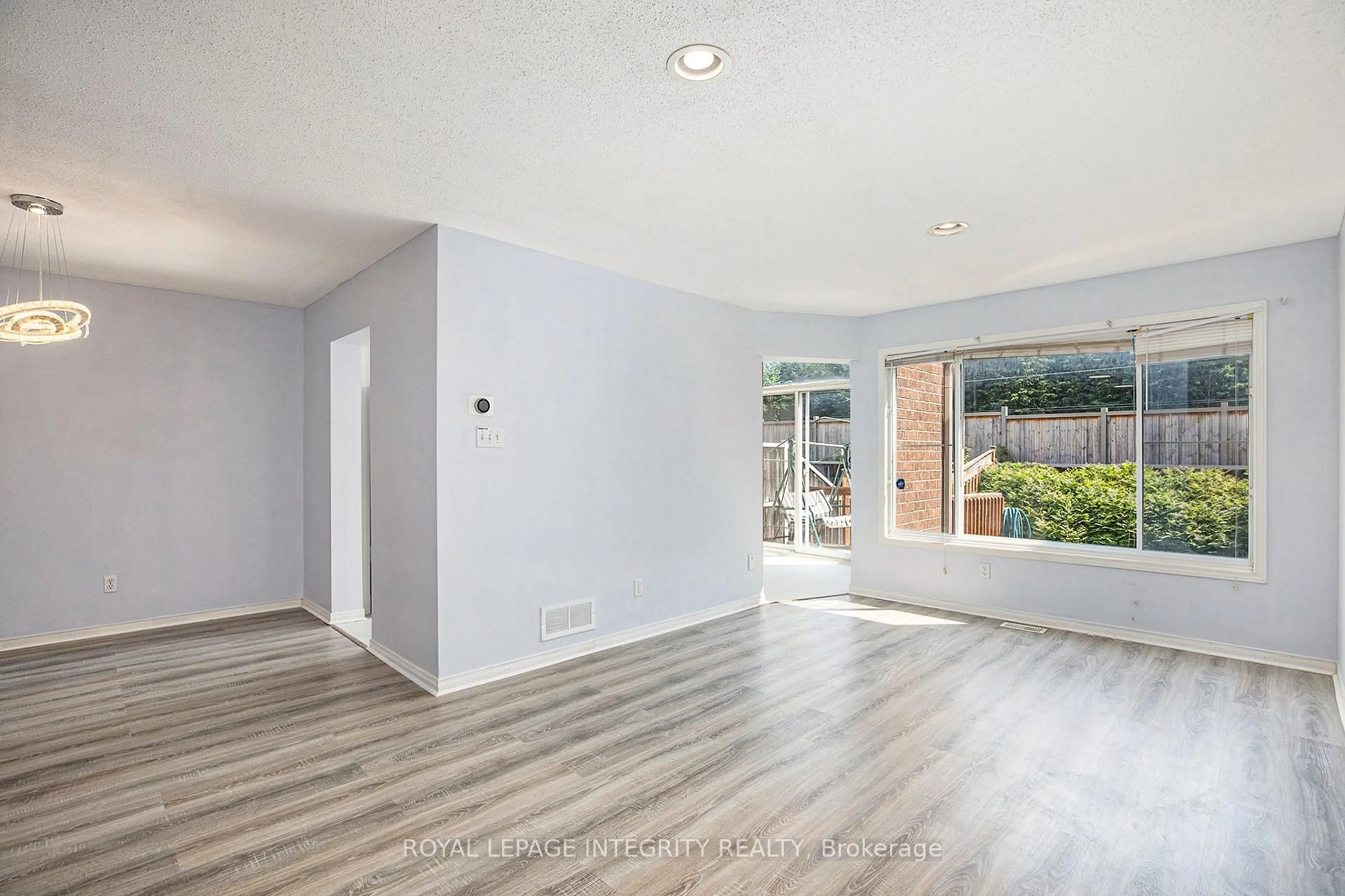 A pic of a room for 67 Landover Cres, Ottawa Ontario K2M 2W4