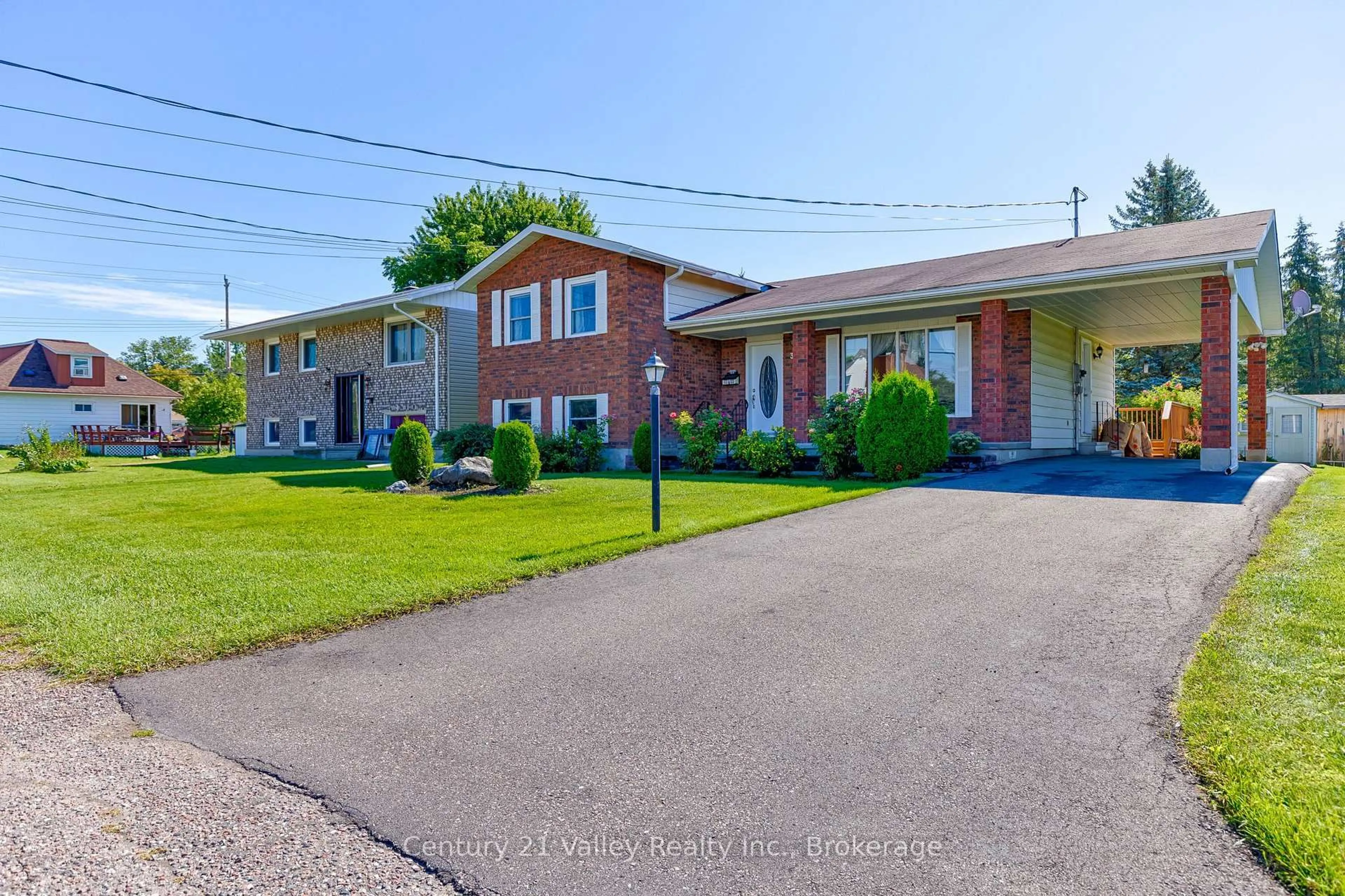 A pic from outside/outdoor area/front of a property/back of a property/a pic from drone, street for 361 Sidney Ave, Renfrew Ontario K7V 2X7