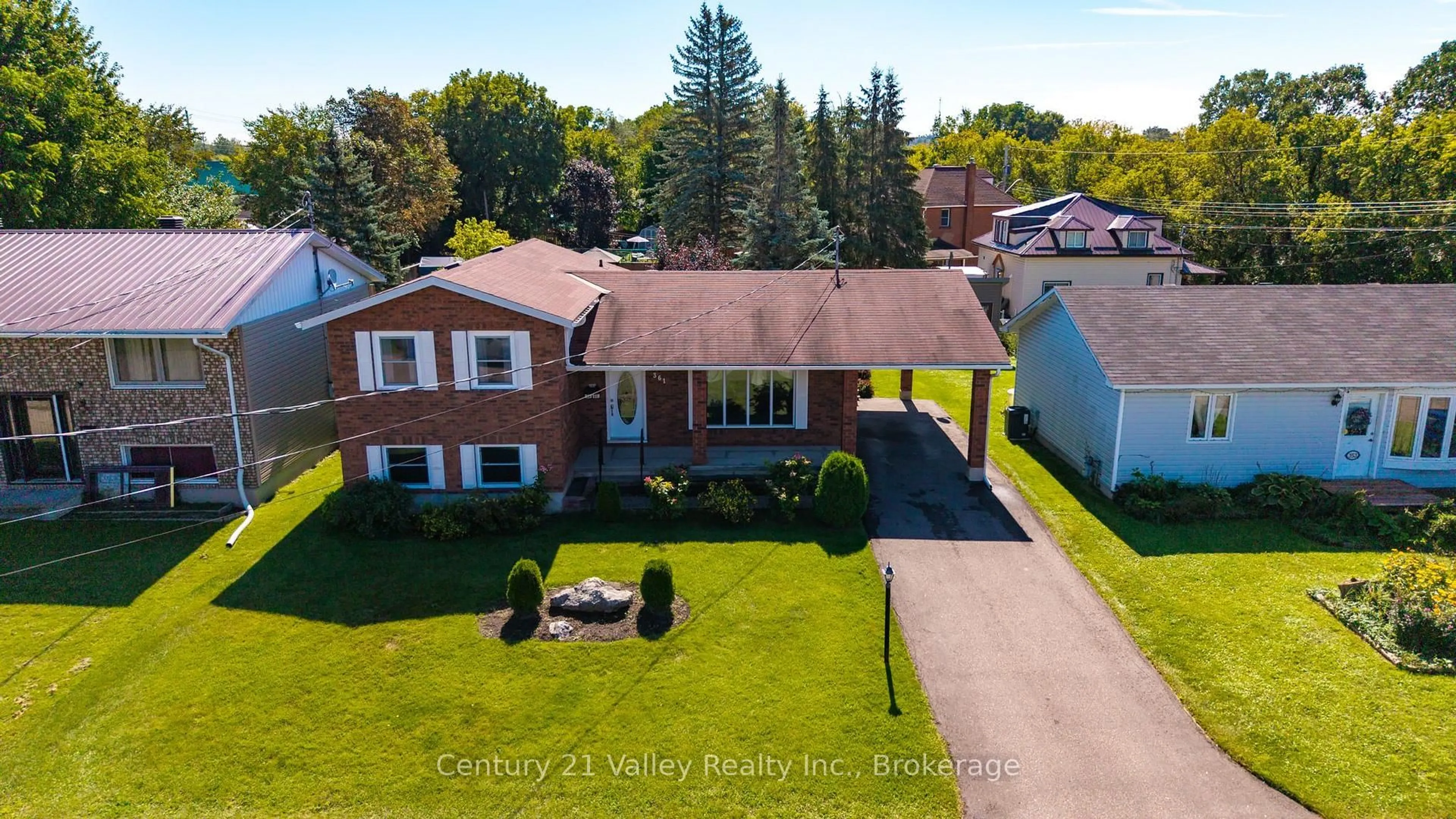 A pic from outside/outdoor area/front of a property/back of a property/a pic from drone, street for 361 Sidney Ave, Renfrew Ontario K7V 2X7