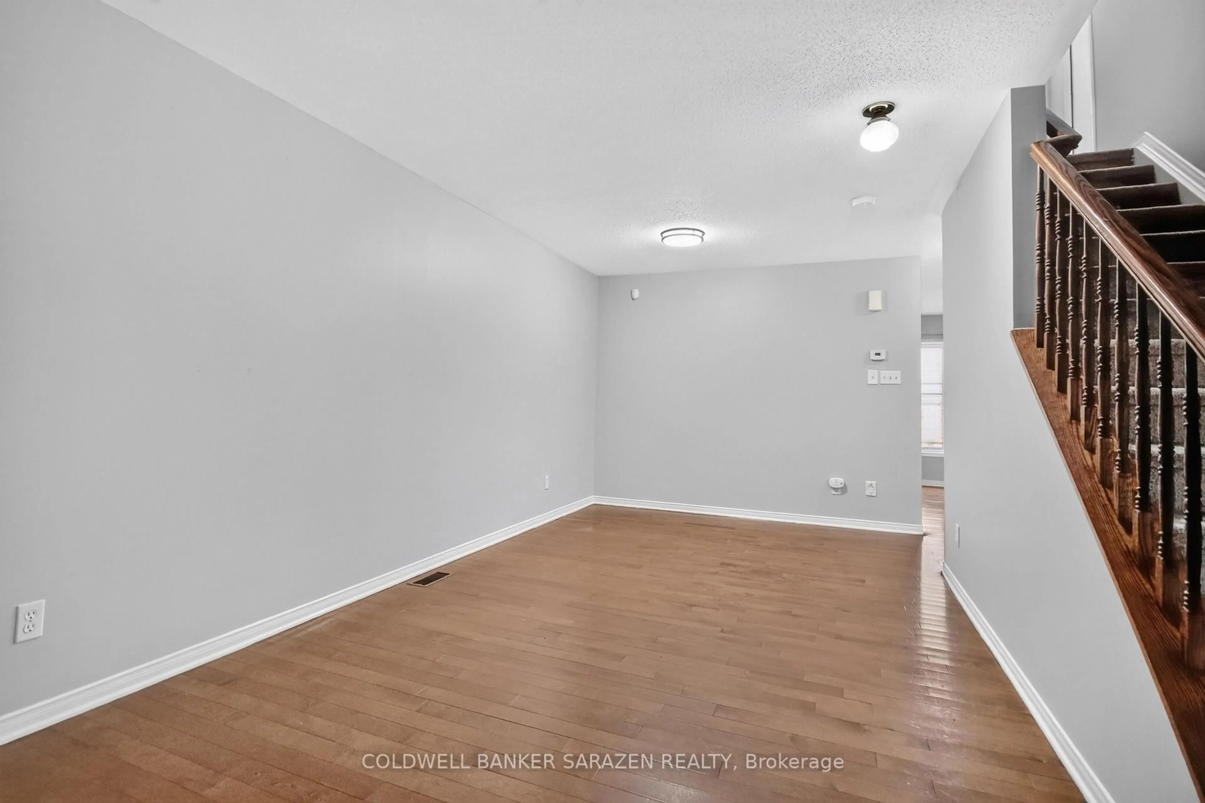 A pic of a room for 111 HARBOUR VIEW St, Ottawa Ontario K2G 6Z7