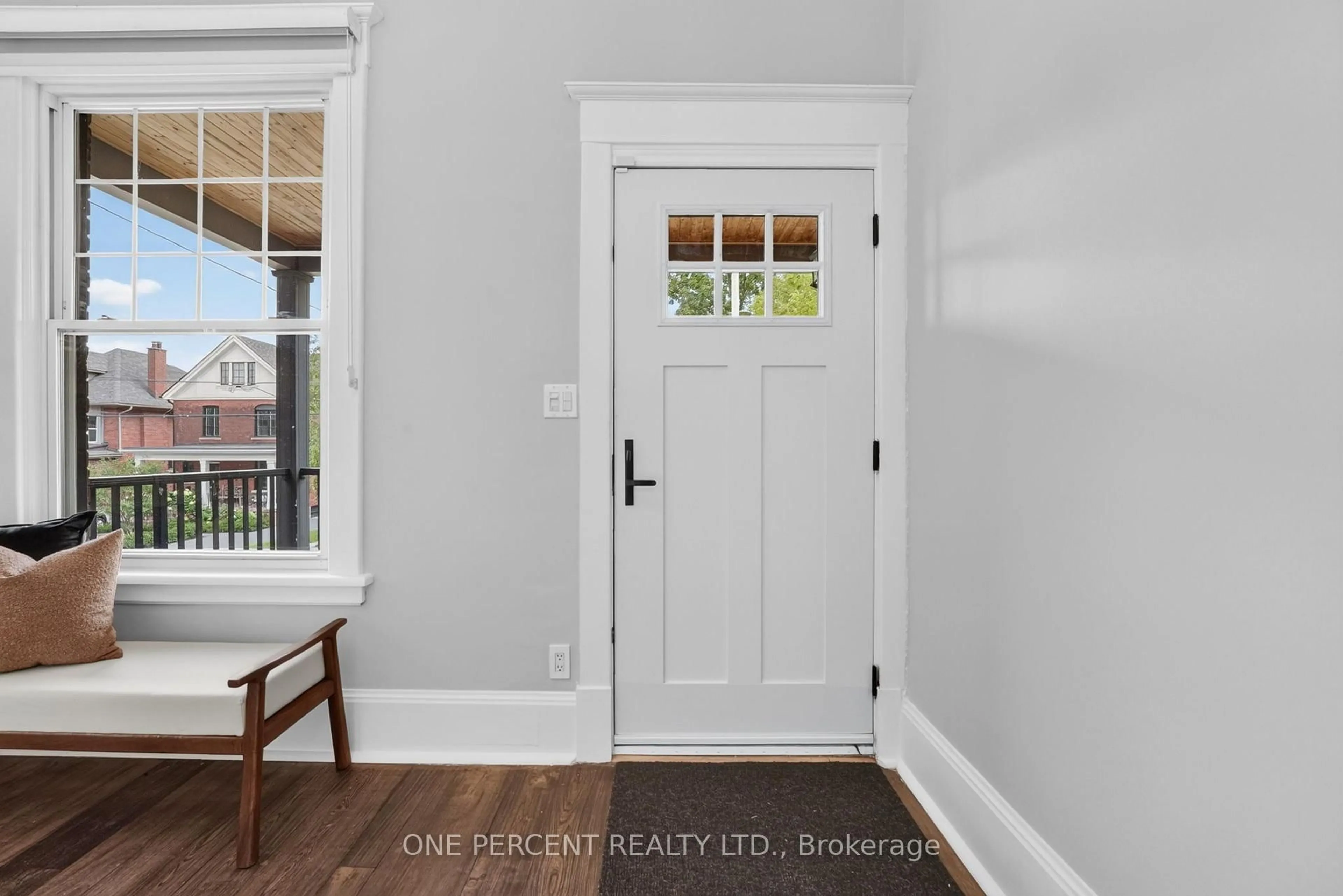Indoor entryway for 16 Beulah Ave, Hamilton Ontario L8P 4G9